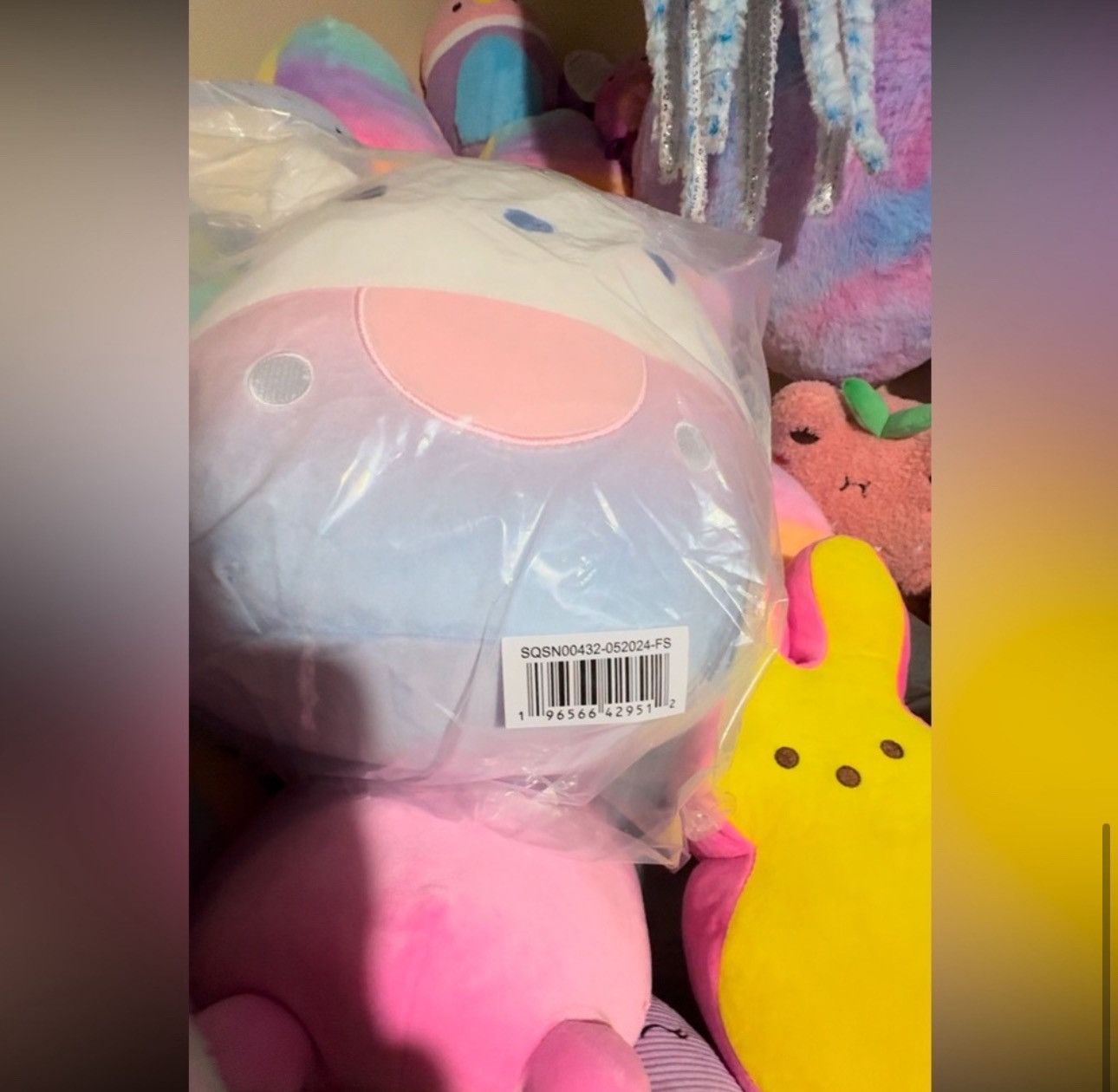 Anime Squishmallow Hello Kitty 50th anniversary sparkle gradient Size ONE SIZE - 6 Thumbnail