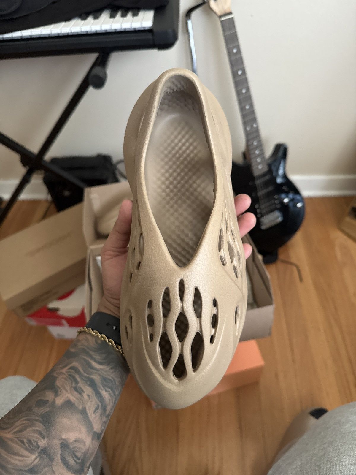 Adidas × Kanye West × Yeezy Adidas Yeezy Foam RNR Clay Taupe Size US 10 / EU 43 - 2 Thumbnail