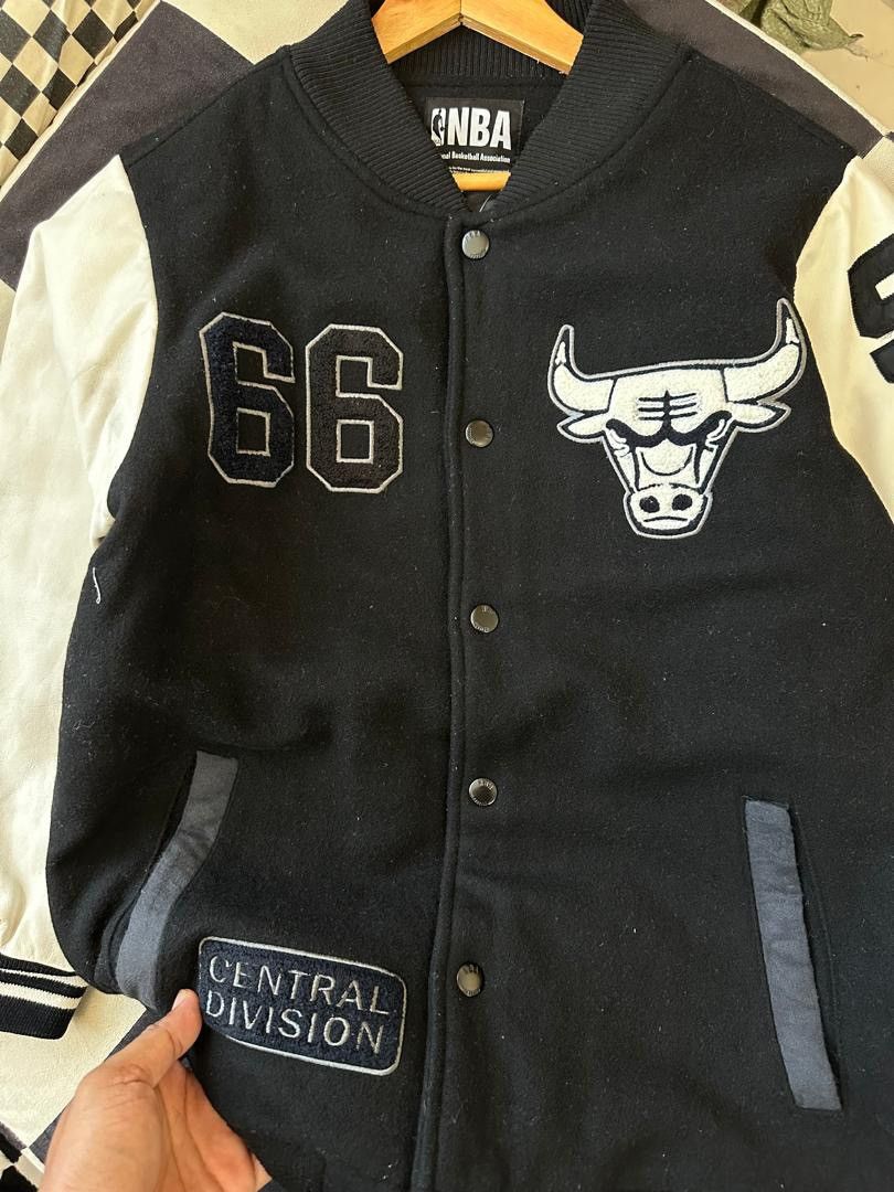 NBA NBA CHICAGO BULLS VARSITY LEATHER SLEEVE Size US M / EU 48-50 / 2 - 3 Thumbnail