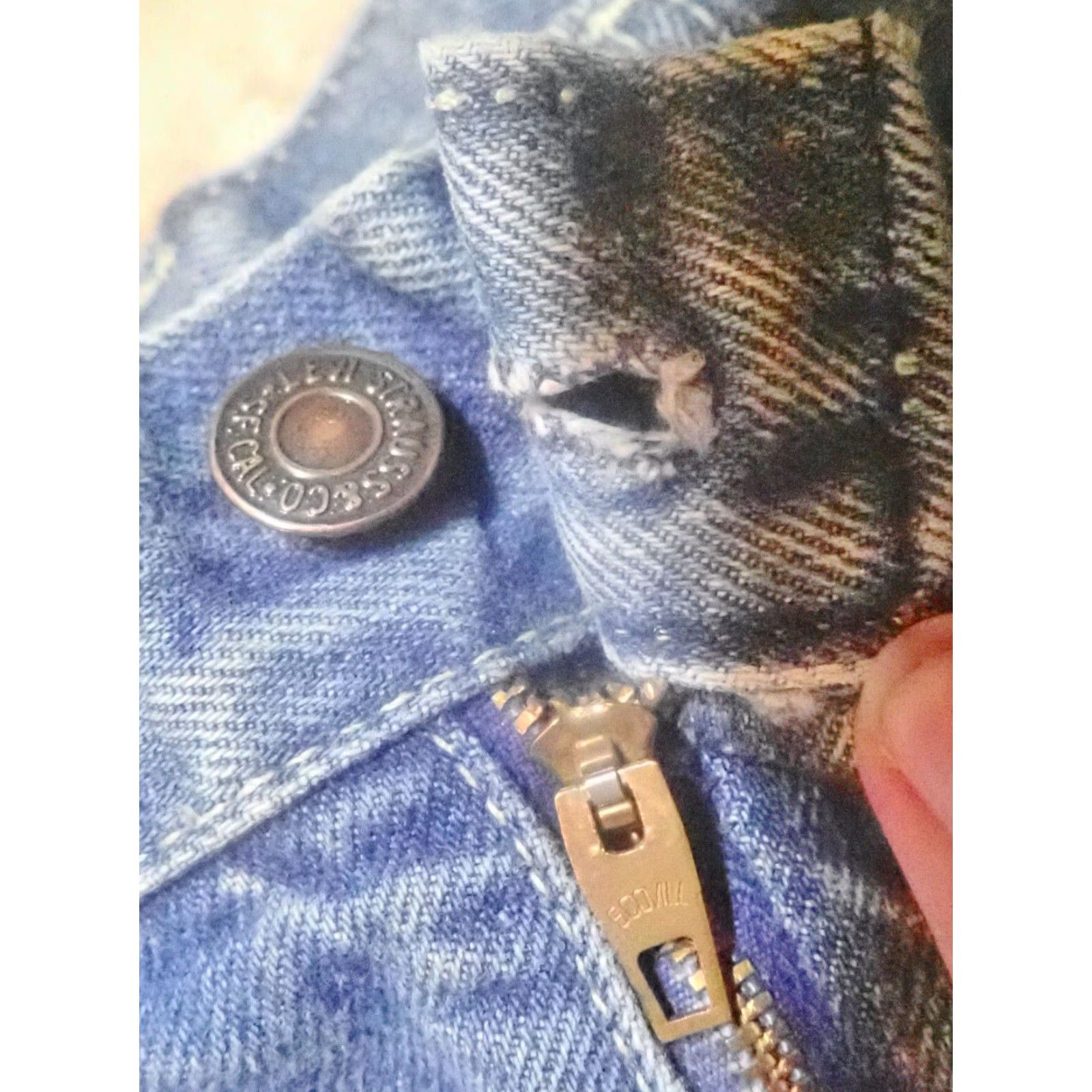 Levi's VINTAGE Levi's Jeans Women High Rise 29x30 Blue Blue Denim 100% Cotton USA Made 500 Series Mom Jeans 90s Distressed Wool? Size 29" - 6 Thumbnail