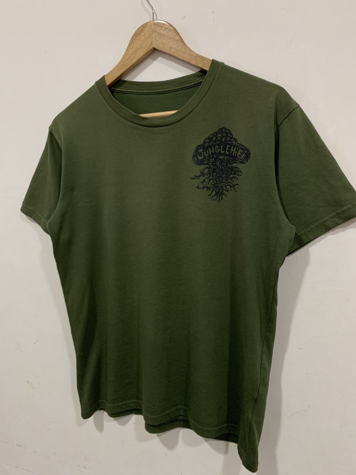 Uniqlo Uniqlo Jungle Hiti Tee Size US M / EU 48-50 / 2 - 3 Thumbnail