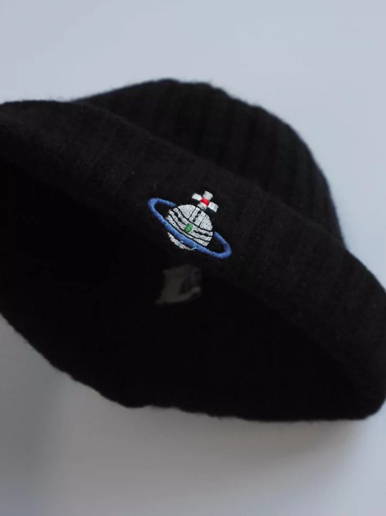Vivienne Westwood Vivienne Westwood Olden days of cold caps Size ONE SIZE - 8 Thumbnail