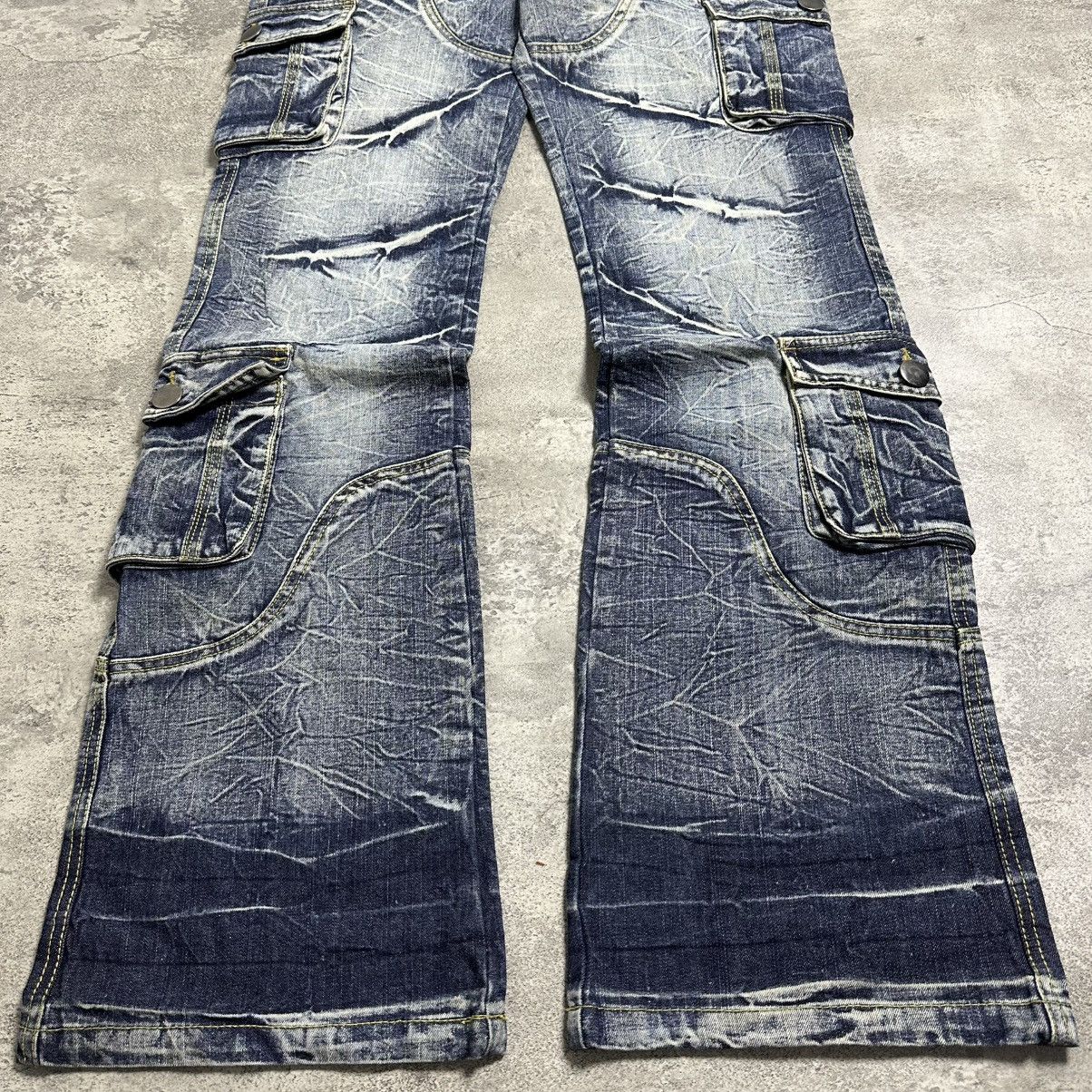 Japanese Brand Lowbox Distressed Flare Cargo Jeans Size US 31 - 11 Thumbnail