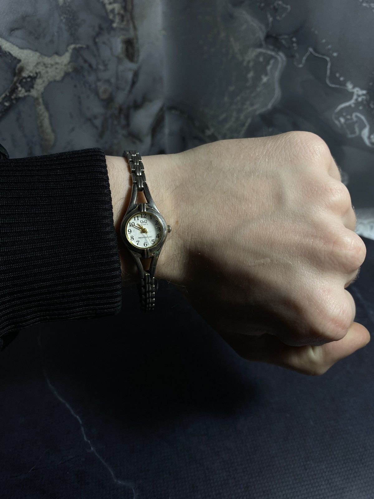 Jewelry Vintage Ladies Quartz Watch Elegant Stainless Steel Design Size ONE SIZE - 1 Thumbnail