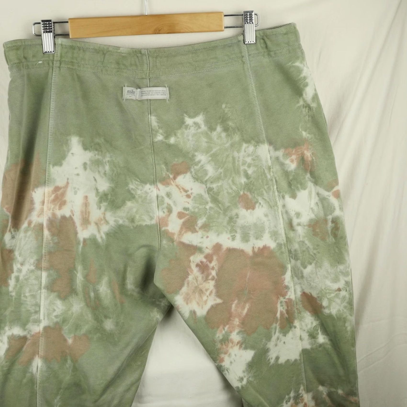Nike Nike Sportswear Pants Mens Large Green Tie Dye Fleece Sweatpants DO6187-204 Size US 33 - 7 Thumbnail