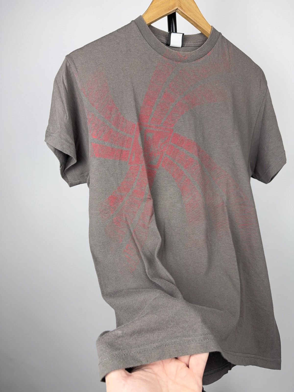 Quiksilver Faded Quiksilver Y2K Big Logo Graphic Tee Vintage Surf Skate Size US M / EU 48-50 / 2 - 7 Thumbnail