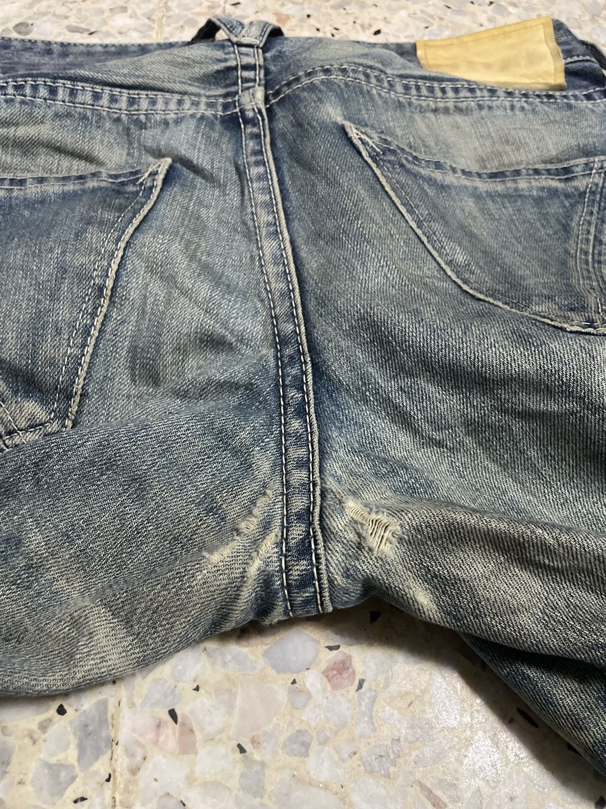 Vanquish Vanquish Distressed Denim Japan Size US 32 / EU 48 - 5 Thumbnail