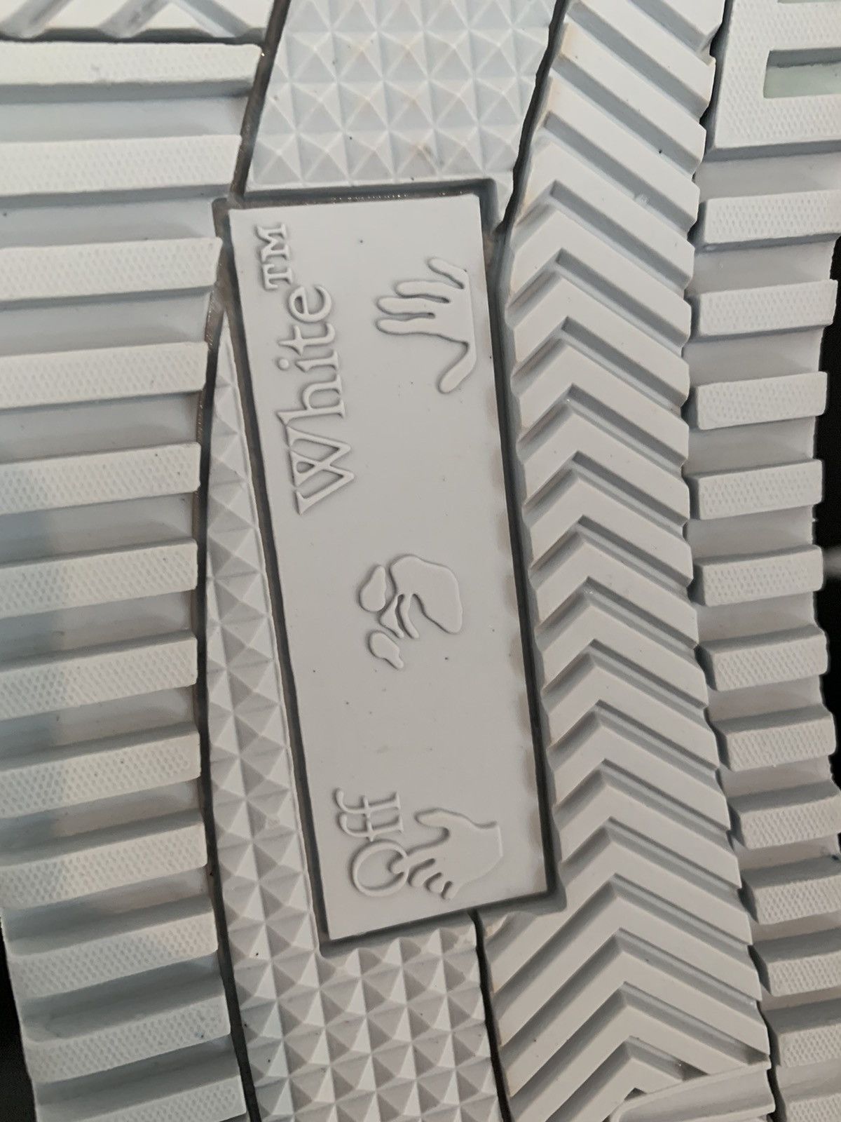 Off-White Off-White Vintage Classic High Sneakers Size US 11 / EU 44 - 19 Thumbnail