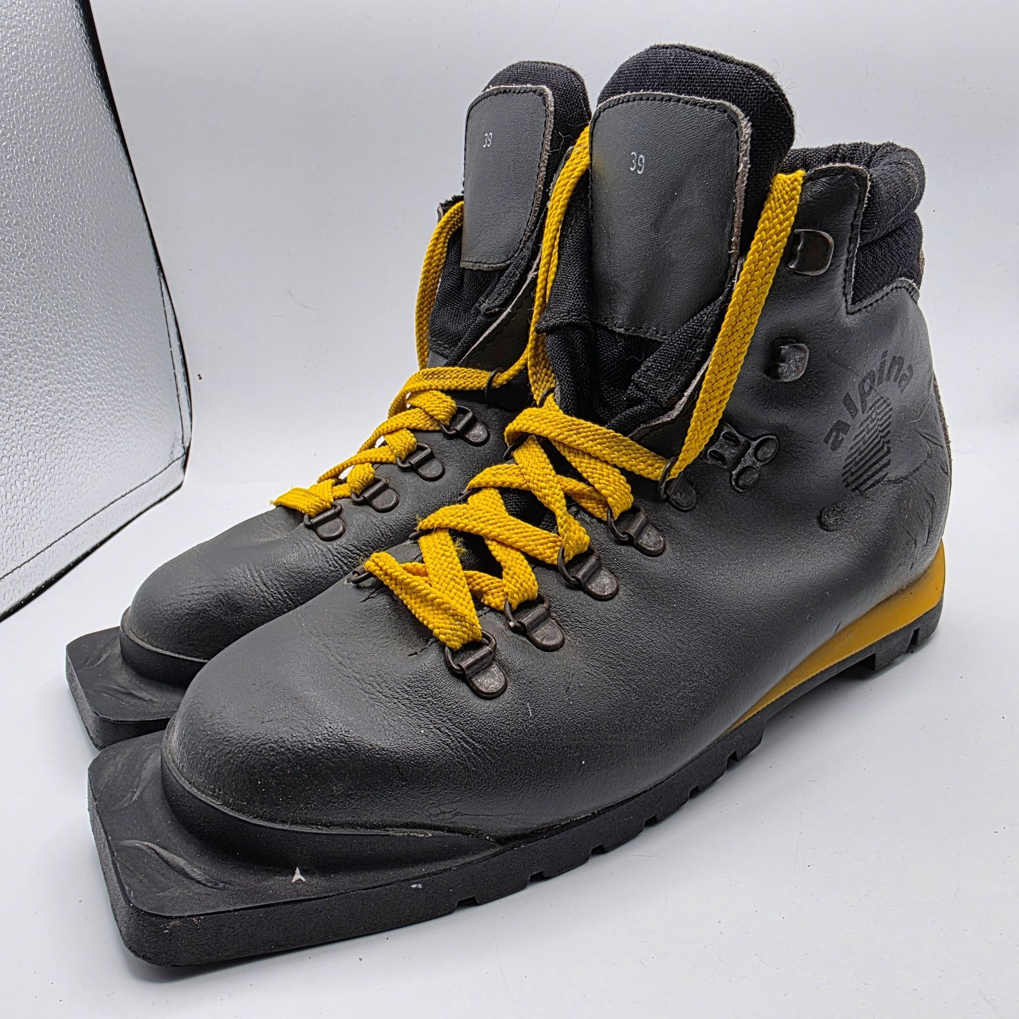 Other Alpina 3 Pin 75mm Nordic Norm XC Ski Boots Mens Size 39 Blac Size US 6 / EU 39 - 3 Thumbnail