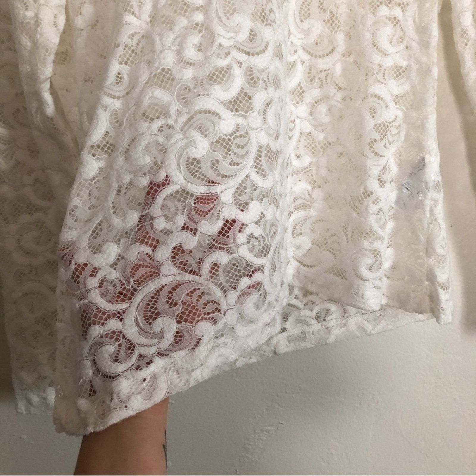 White House Black Market White House Black Market WHBM Lace Semi-Sheer Blouse Top Size M / US 6-8 / IT 42-44 - 4 Thumbnail