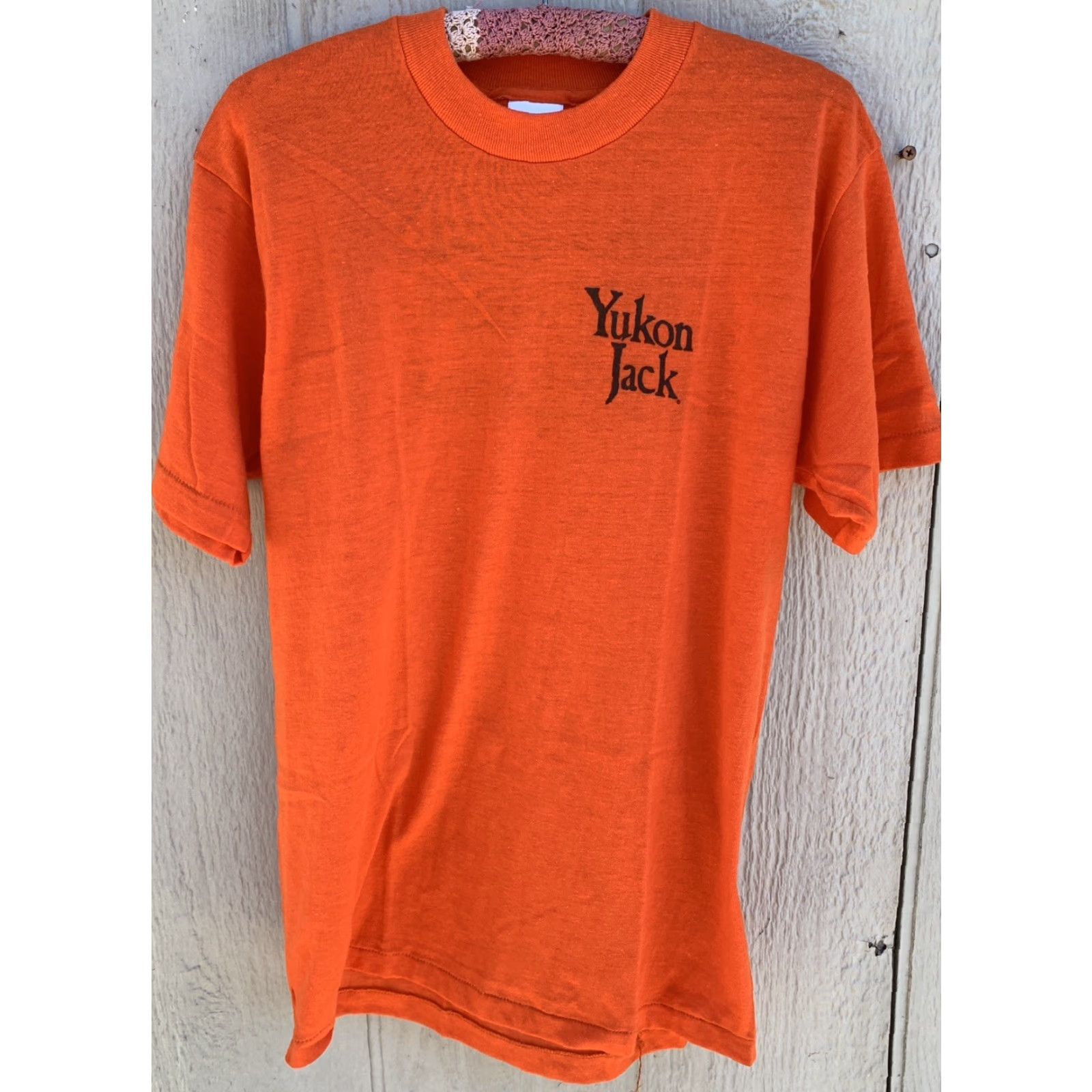 Vintage VINTAGE Yukon Jack Surprisingly Smooth At 100 Proof T Shirt c 1986 Single Stitch Size US M / EU 48-50 / 2 - 5 Thumbnail