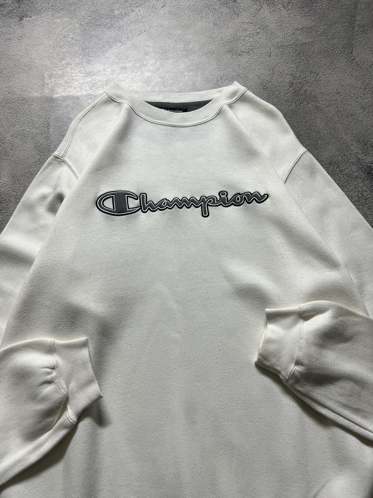 Champion × Vintage Vintage Y2k Champion 🤍 Spell Out Big Logo Sweatshirt 90’s Size US M / EU 48-50 / 2 - 2 Thumbnail