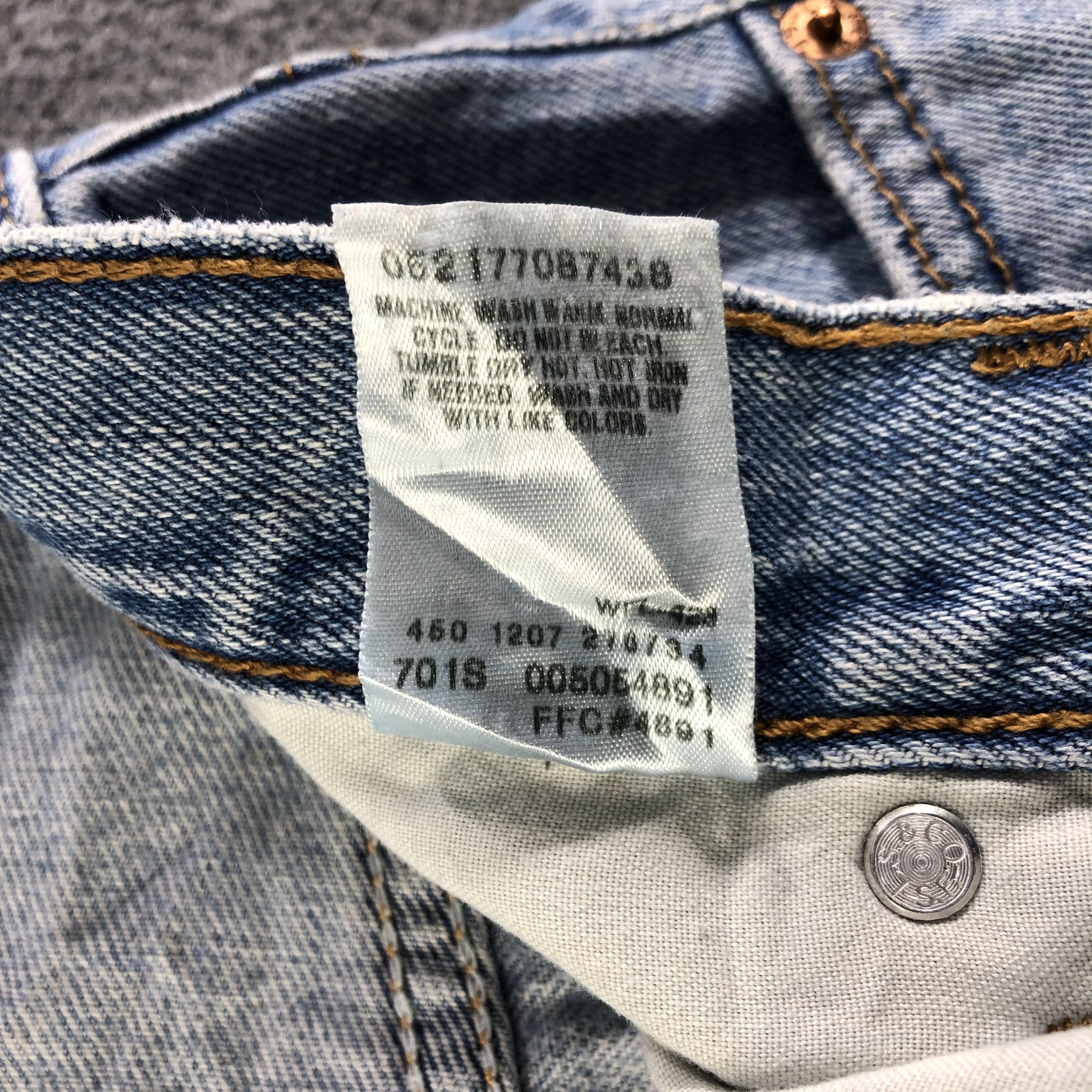 Levi's Vintage Blue Wash Levis 505 Jeans-J3046 Size US 35 - 14 Thumbnail