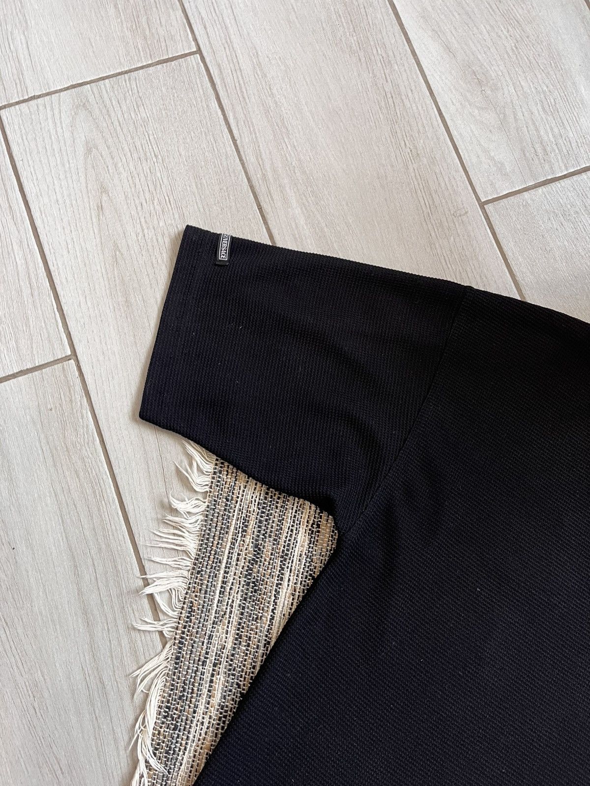 Versace × Vintage Vintage Versace V2 Tshirt Black Logo luxury blank tee Size US L / EU 52-54 / 3 - 14 Thumbnail