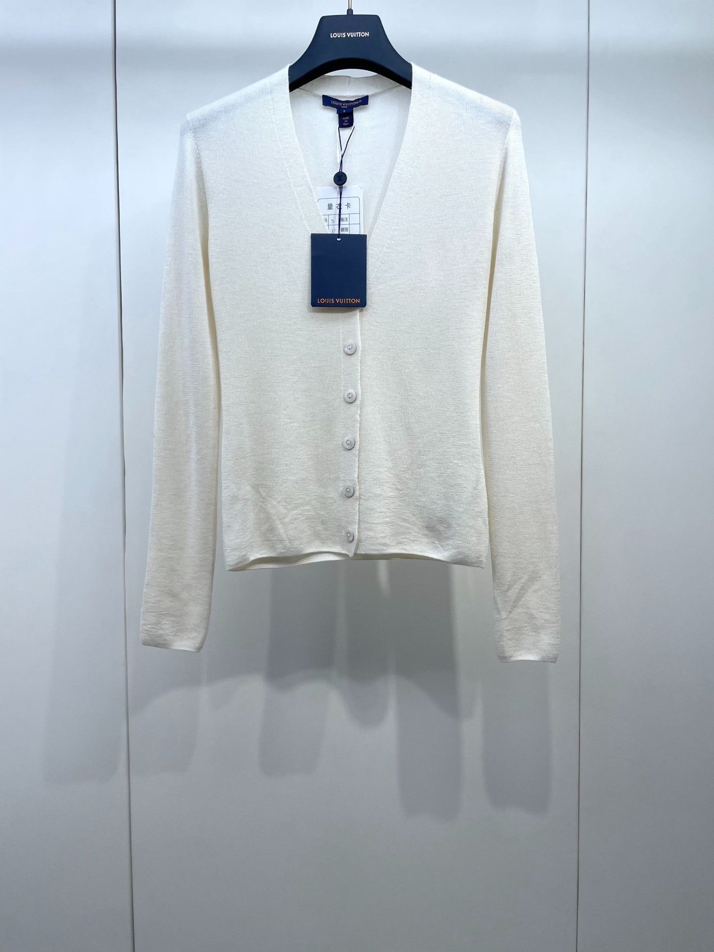 Louis Vuitton Louis Vuitton 24 Cashmere Cardigan Size S / US 4 / IT 40 - 1 Thumbnail