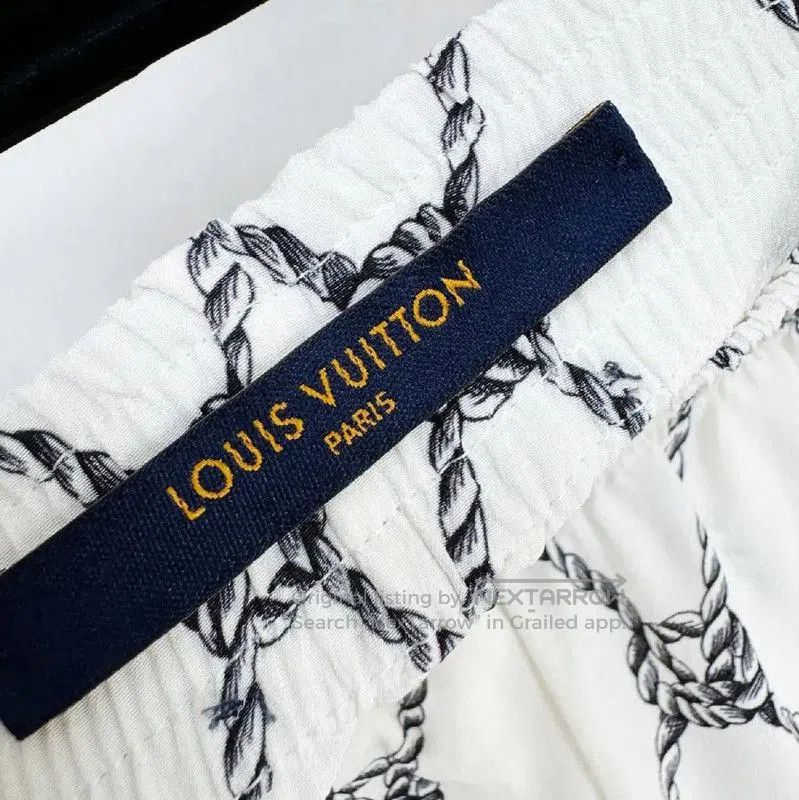 Louis Vuitton Louis Vuitton Women's White Shorts Size S . Size 23" - 4 Thumbnail