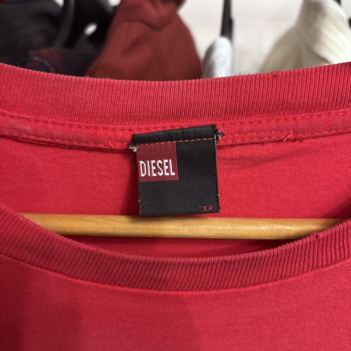 Vintage Vintage 90’s Japan Diesel Big Logo Faded Y2K Red T-Shirt Size US L / EU 52-54 / 3 - 5 Thumbnail