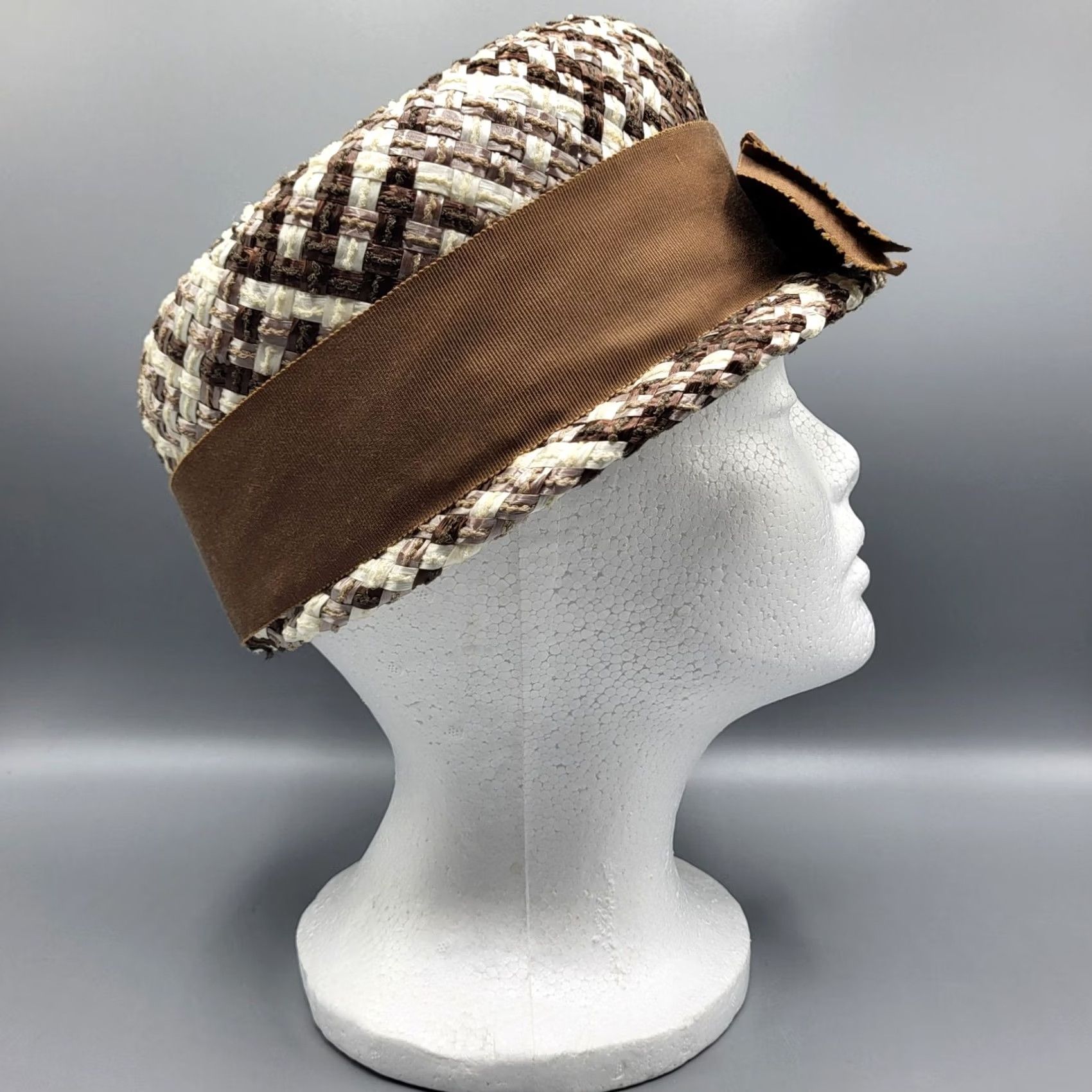 Vintage VINTAGE Union Made USA 1950s Womens Cloche Hat Raffia Straw Brown Ribbon Bow Size ONE SIZE - 7 Thumbnail