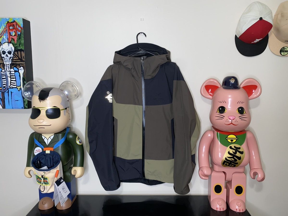 Arc'teryx × Goretex Arcteryx x Livestock Canada Color-blocked Beta LT Jacket Size US L / EU 52-54 / 3 - 1 Thumbnail