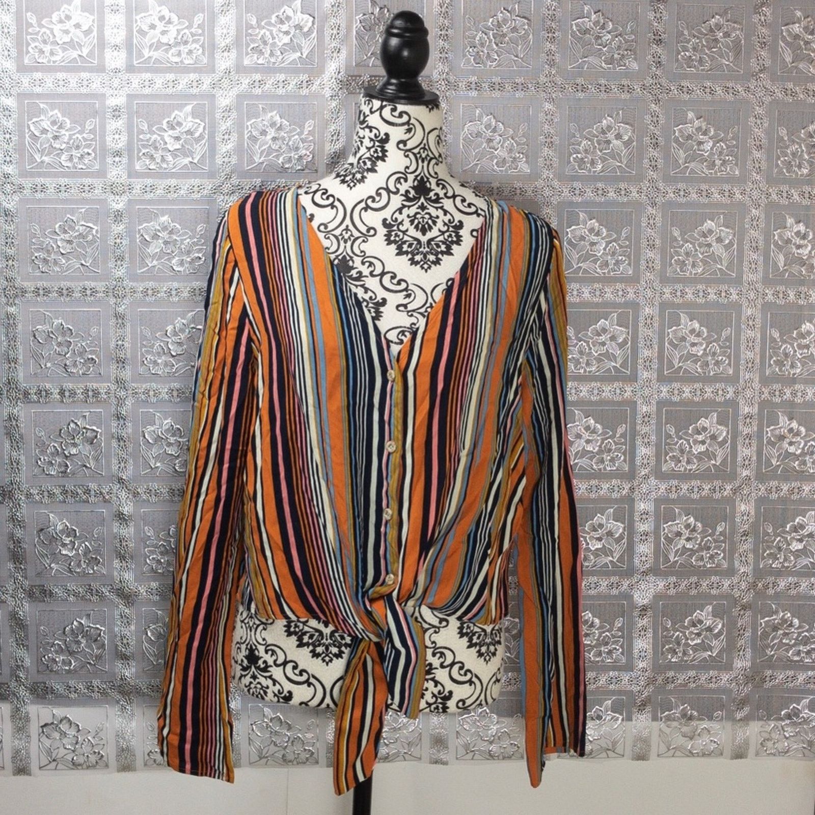 rue21 Rue 21 Striped Button Down Tie Front Top Size L Size L / US 10 / IT 46 - 1 Thumbnail