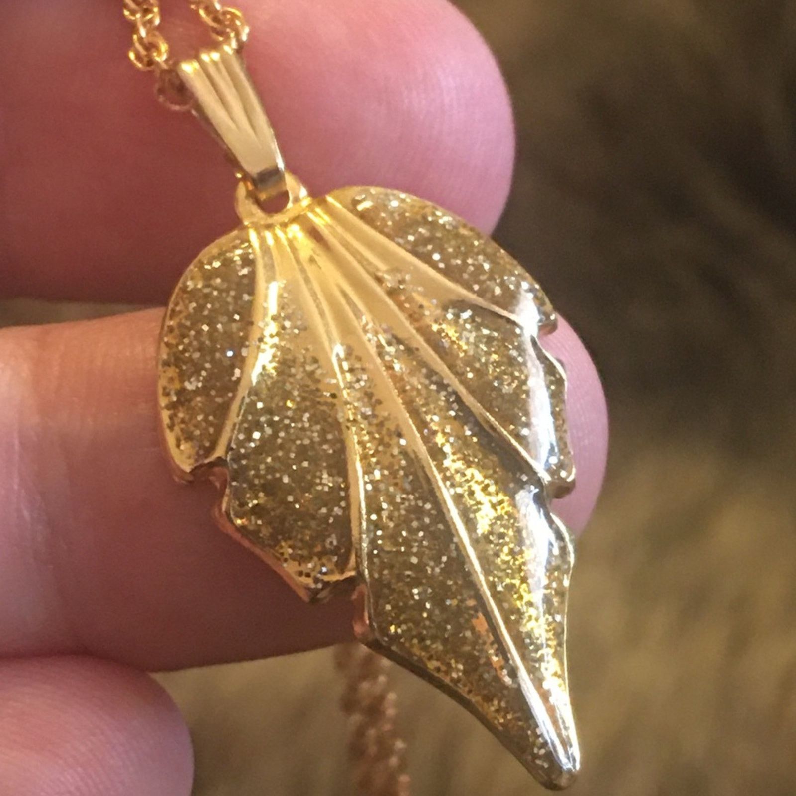 Jewelry Sparkle enamel leaf pendant on gold chain necklace Size ONE SIZE - 6 Thumbnail
