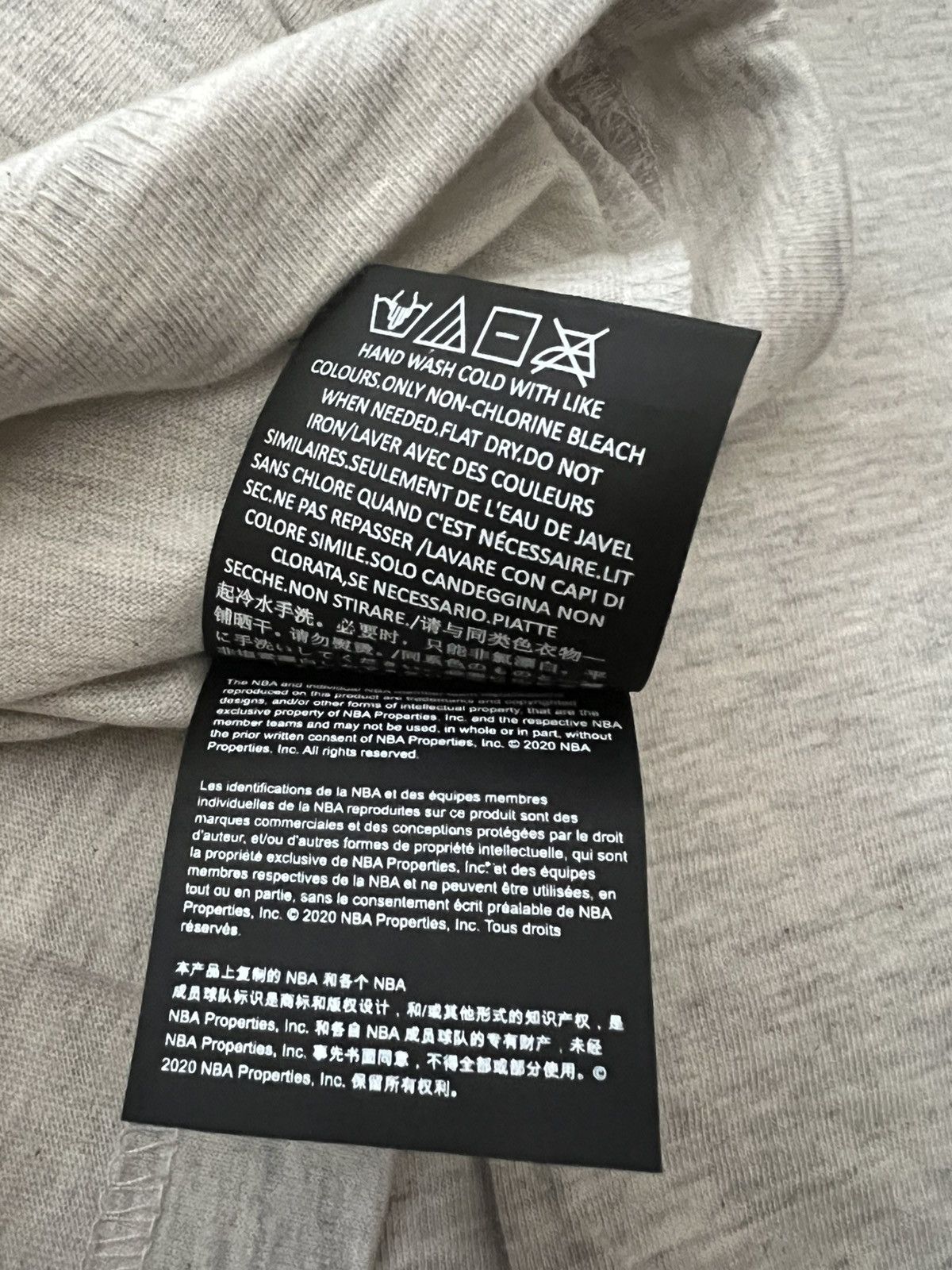 Essentials × NBA Fear of God Essentials NBA tee Hawks Size US L / EU 52-54 / 3 - 7 Thumbnail