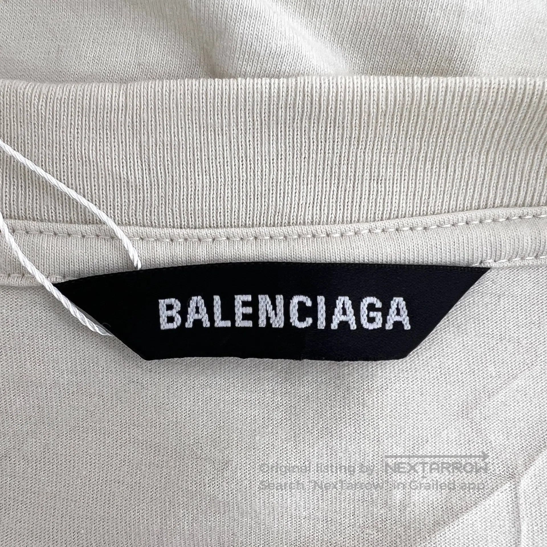 Balenciaga Balenciaga Apricot Logo Letter Embroidered Crew Neck Short Size US S / EU 44-46 / 1 - 5 Thumbnail