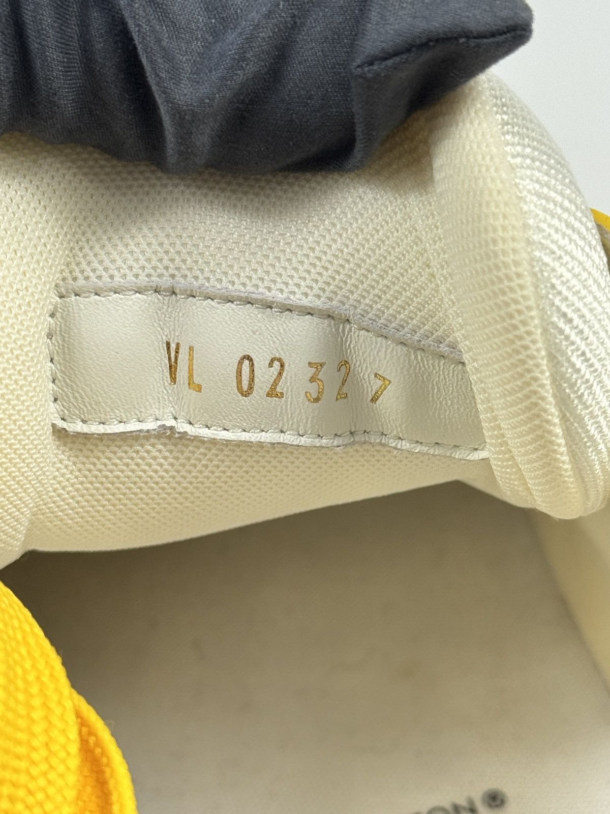 Louis Vuitton CLASSIC MONOGRAM SNEAKERS Size US 9 / EU 42 - 7 Thumbnail
