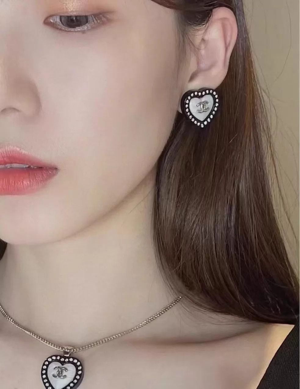 Chanel Chanel Acrylic Heart Earrings Like New S835 Size ONE SIZE - 7 Thumbnail