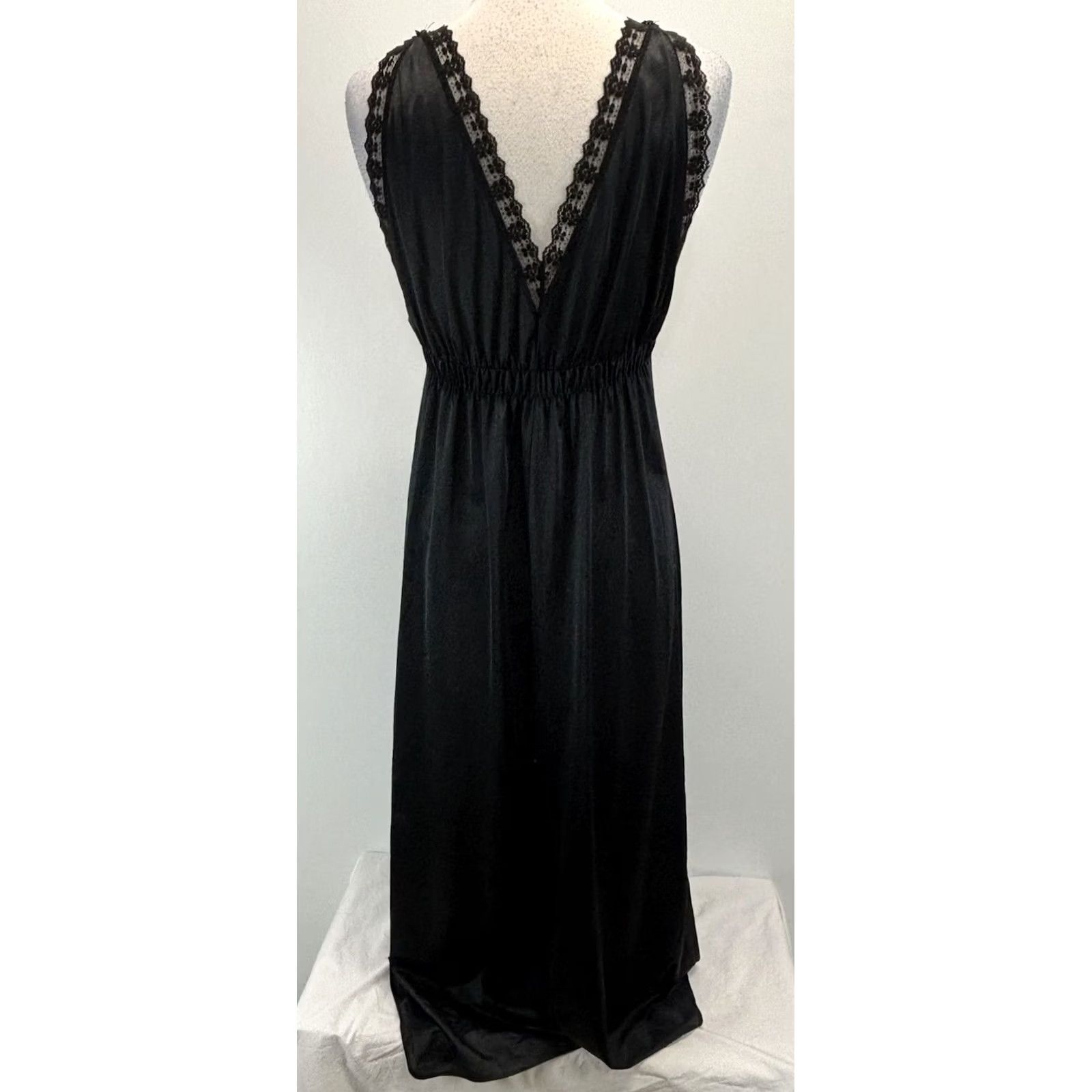 Vintage VINTAGE Deena Nightgown L Black Nylon Lace Trim USA 70s Long Women’s Vtg Made Size ONE SIZE - 3 Thumbnail