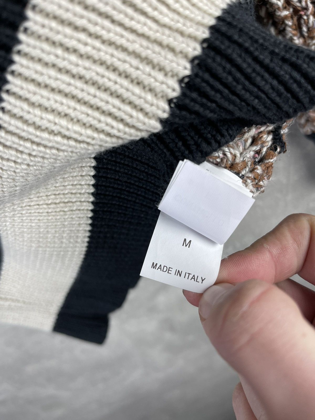 Brunello Cucinelli Brunello Cucinelli for Humanity Cotton/Wool V Neck Sweater Size M / US 6-8 / IT 42-44 - 14 Thumbnail