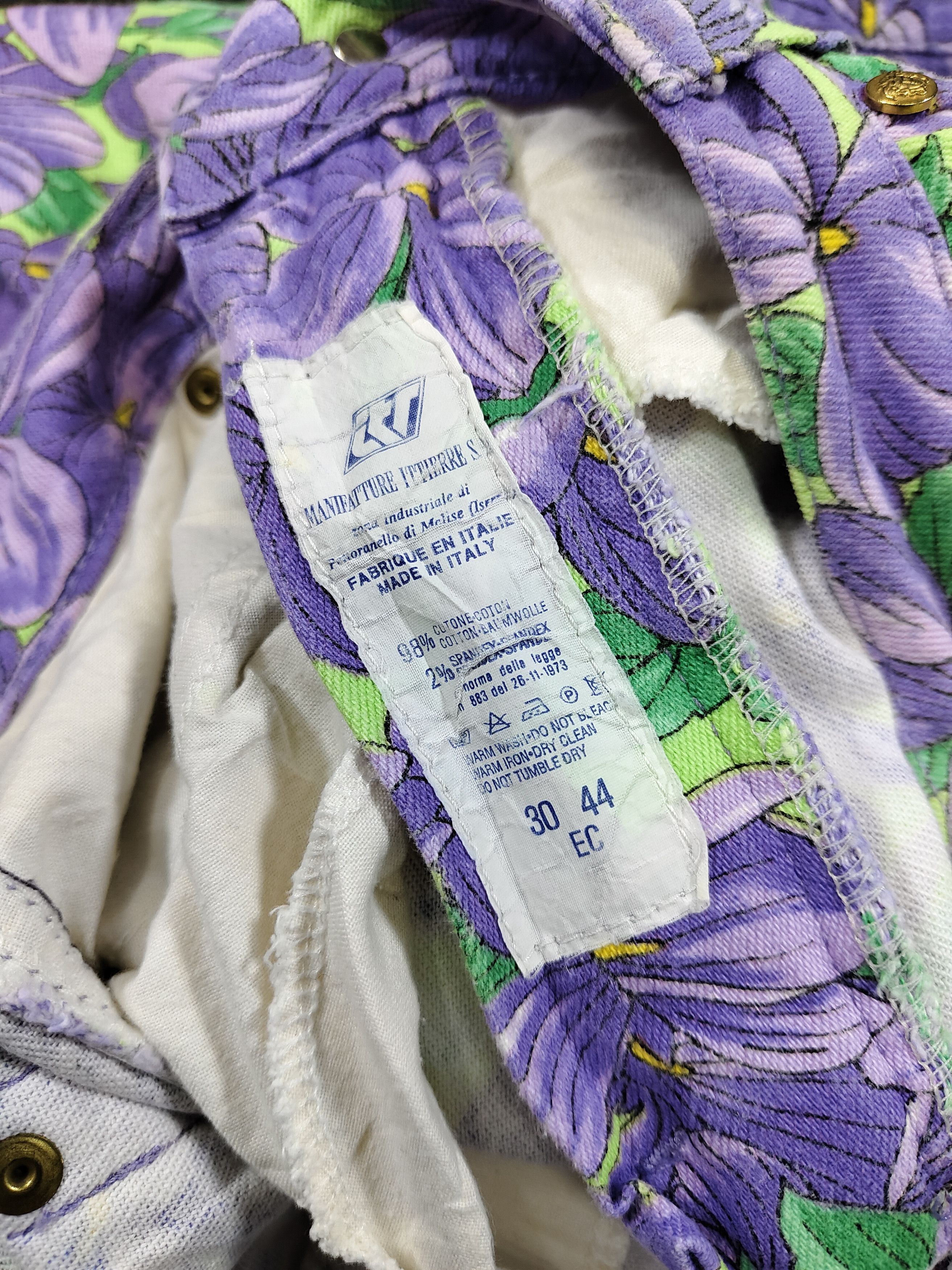 Versace Jeans Couture 90s Versace JC- Archive AOP Florals Print Classic Cut Jeans Size 30" / US 8 / IT 44 - 9 Thumbnail