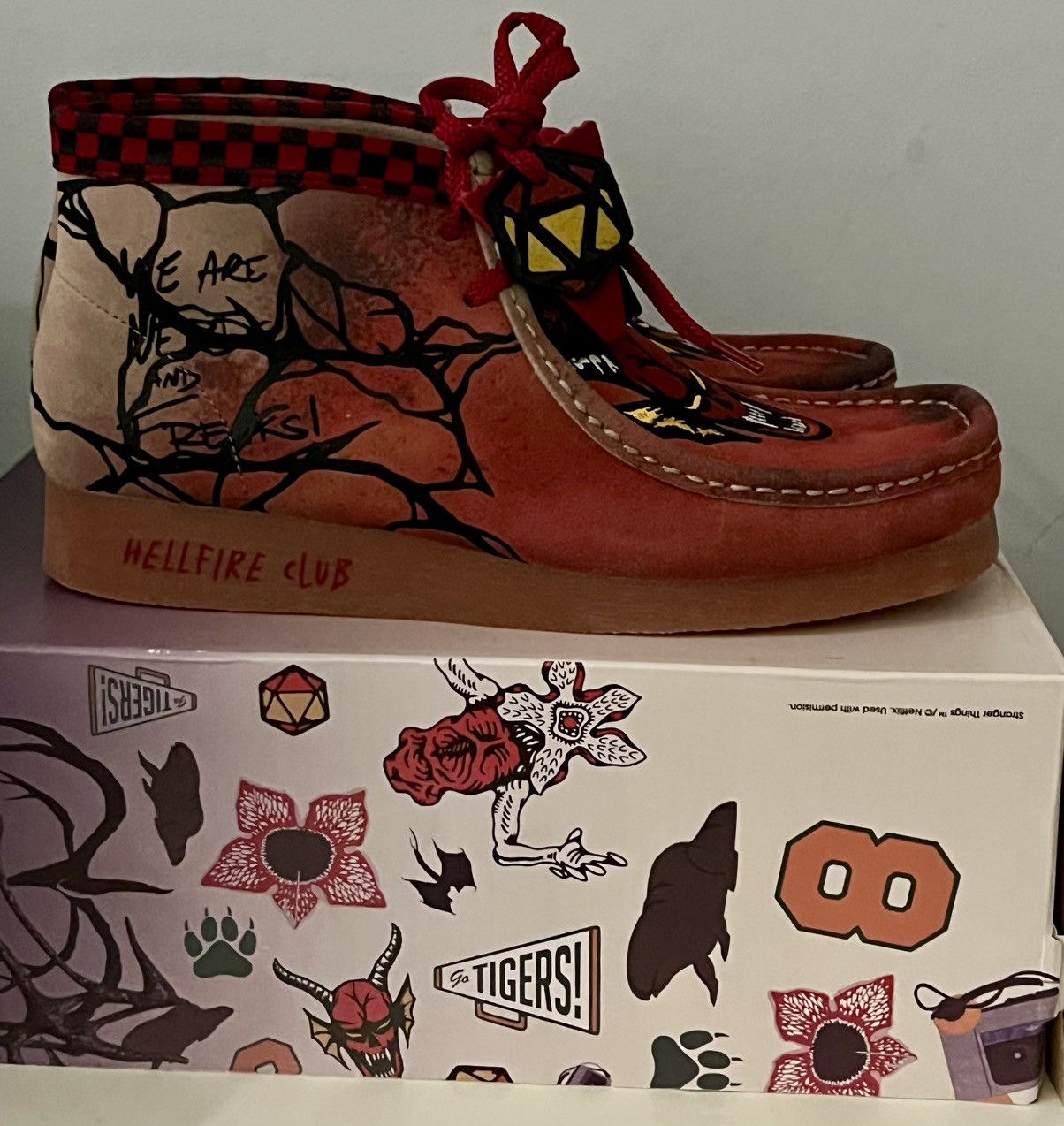 Clarks Authentic Clarks Stranger Things wallabee evo st dark sand Size US 8.5 / EU 41-42 - 1 Thumbnail