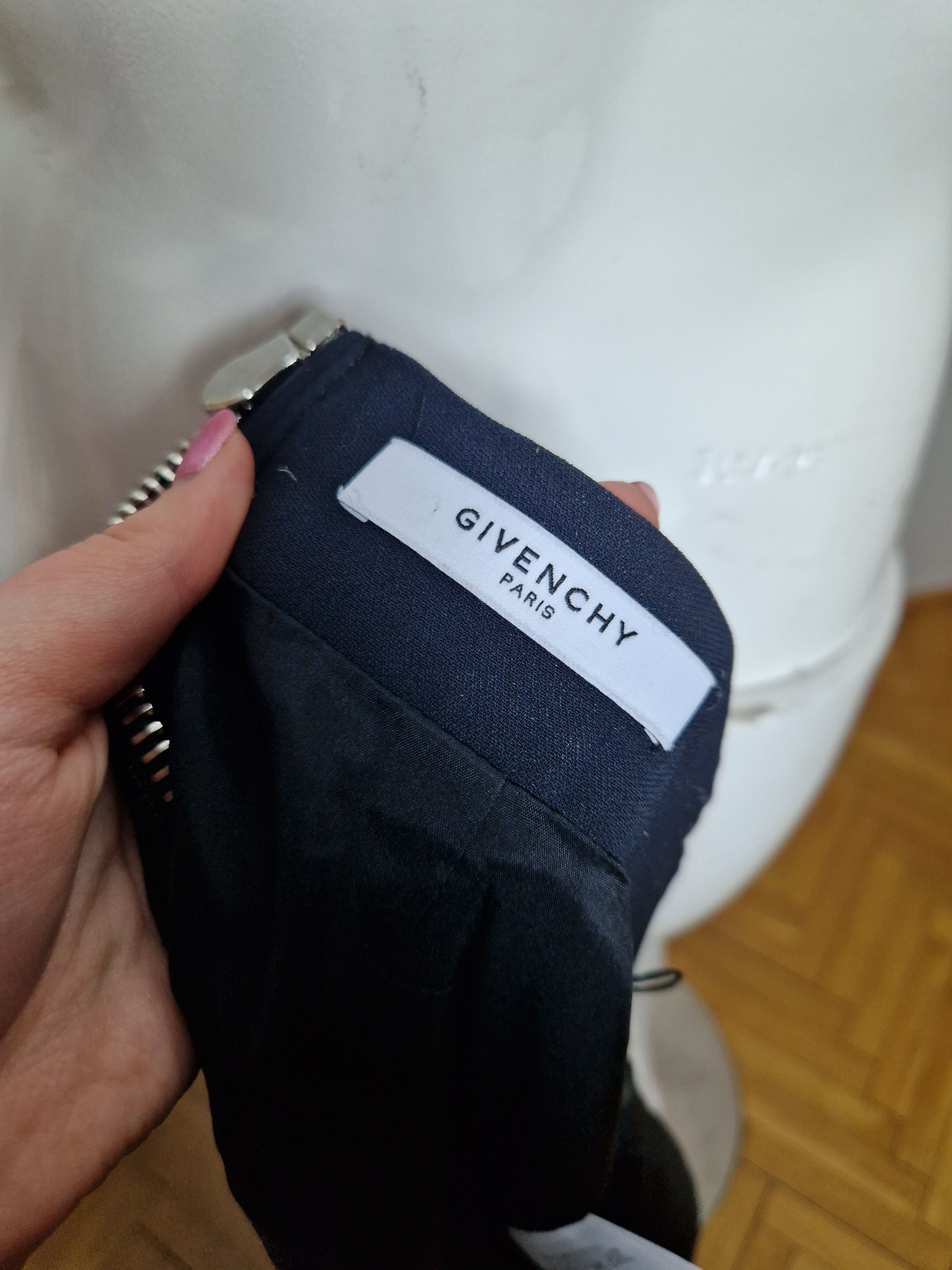 Givenchy Givenchy skirt Size 27" / US 4 / IT 40 - 10 Thumbnail