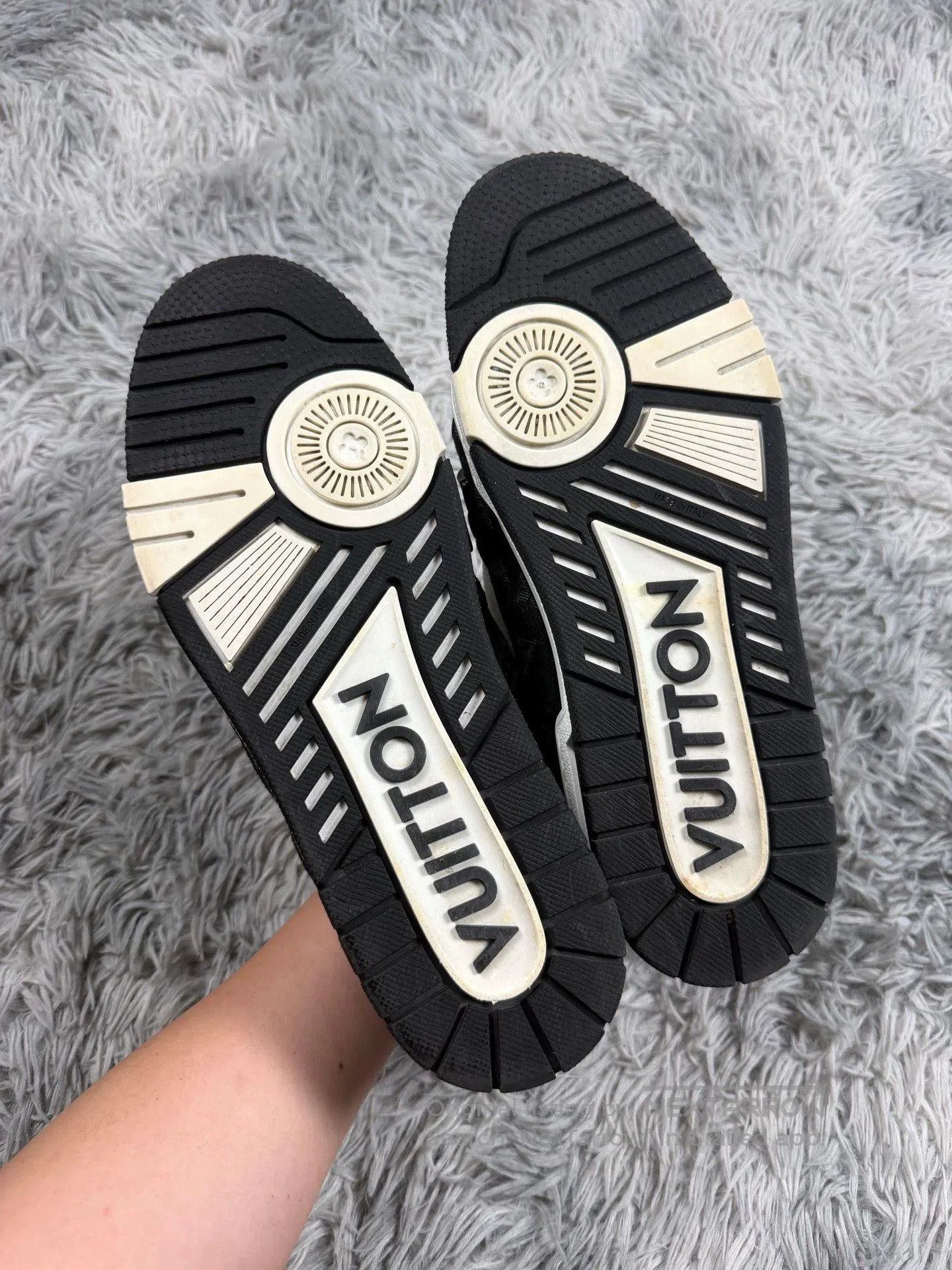 Louis Vuitton lv trainer black and white sneakers size 8.5. Size US 8.5 / EU 41-42 - 8 Thumbnail