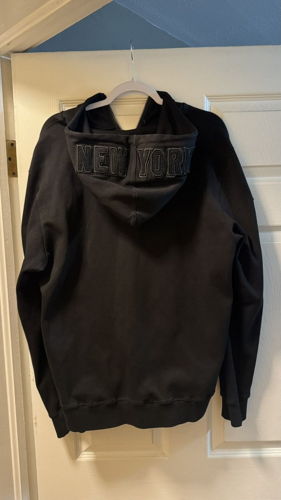 Pro Standard PRO STANDARD MLB NEW YORK YANKEES TRIPLE BLACK ZIP UP HOODIE Size US S / EU 44-46 / 1 - 3 Thumbnail