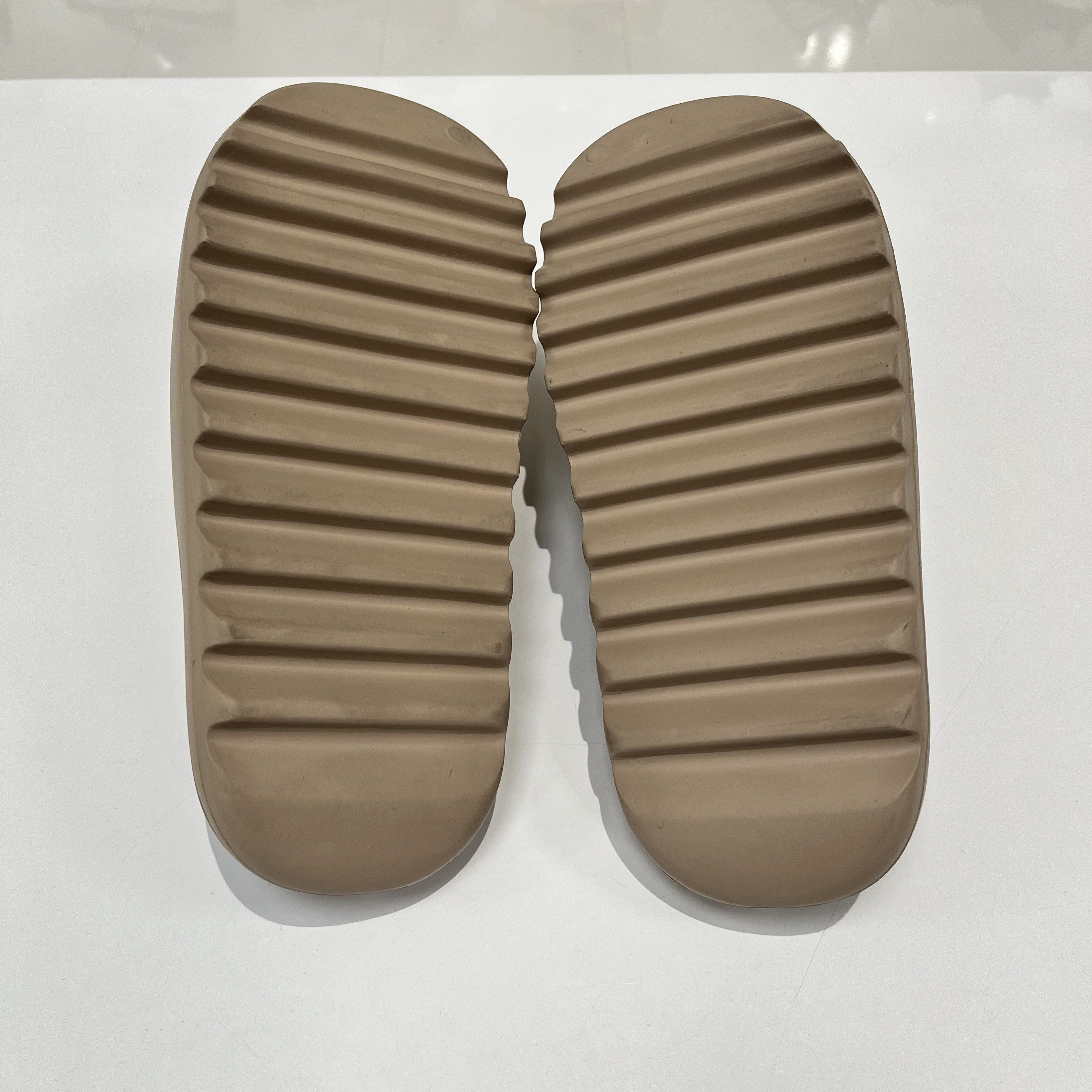 Adidas Adidas Yeezy Slide Pure (First Release) Size US 10 / EU 43 - 11 Thumbnail