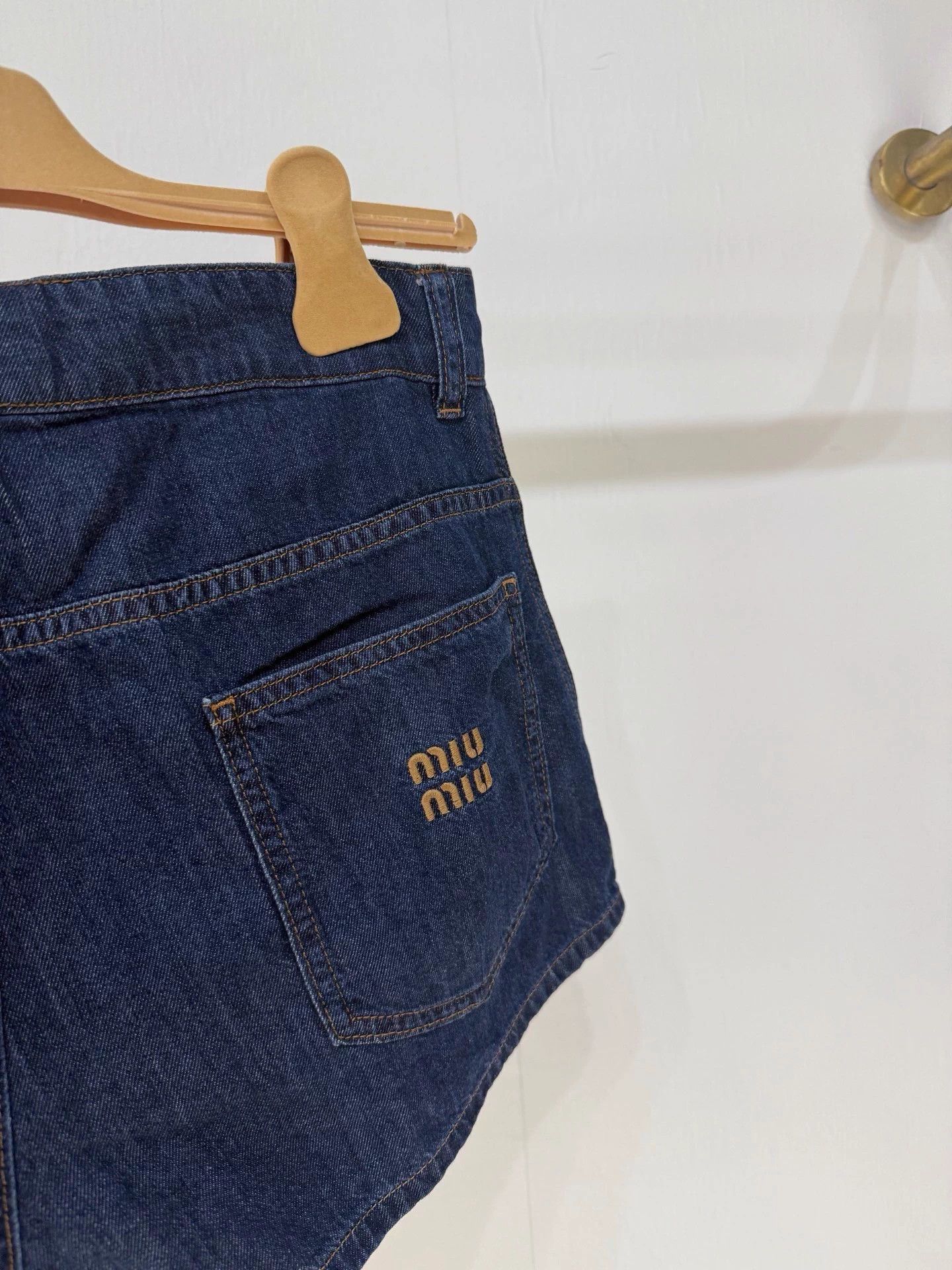 Miu Miu Miu Miu Raw Denim Logo Shorts 38 Size 26" / US 2 / IT 38 - 3 Thumbnail