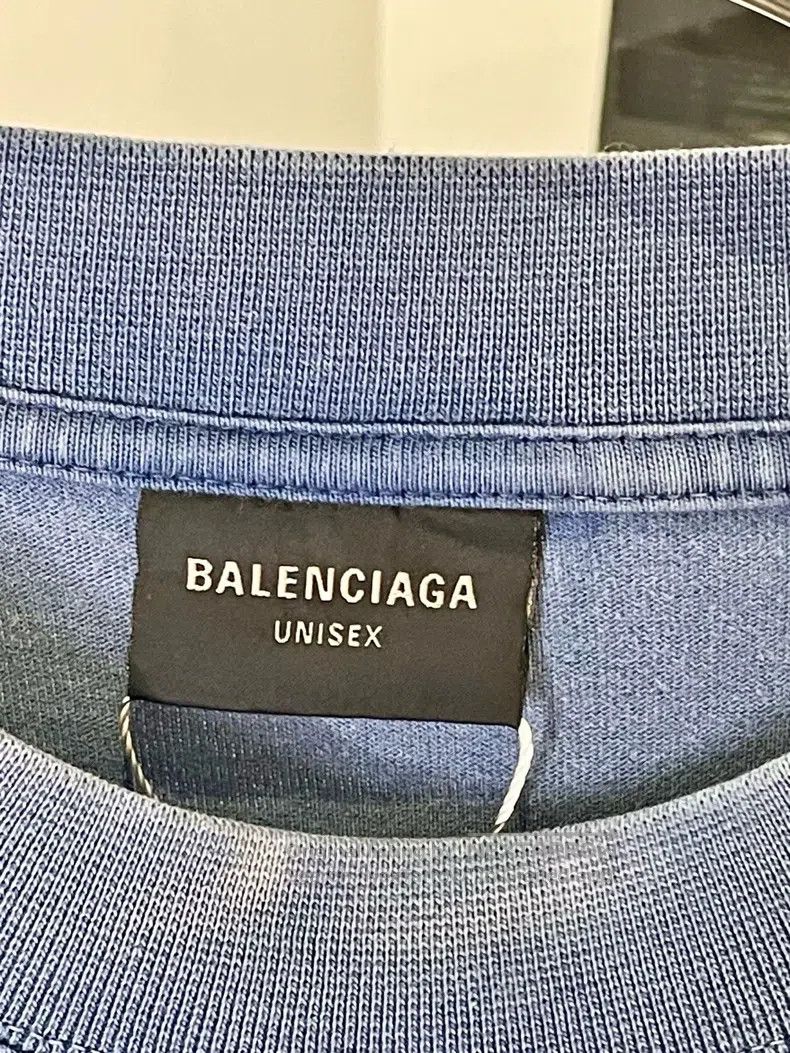 Balenciaga Balenciaga Letter Logo Printed Round Neck Short Sleeve T-S Size US XL / EU 56 / 4 - 4 Thumbnail