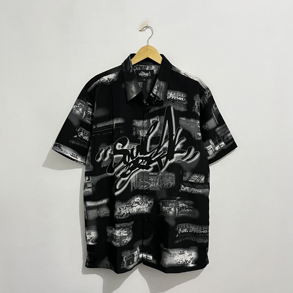 Japanese Brand Southpole Grafity Button Up - JUN25 Size US XL / EU 56 / 4 - 1 Thumbnail