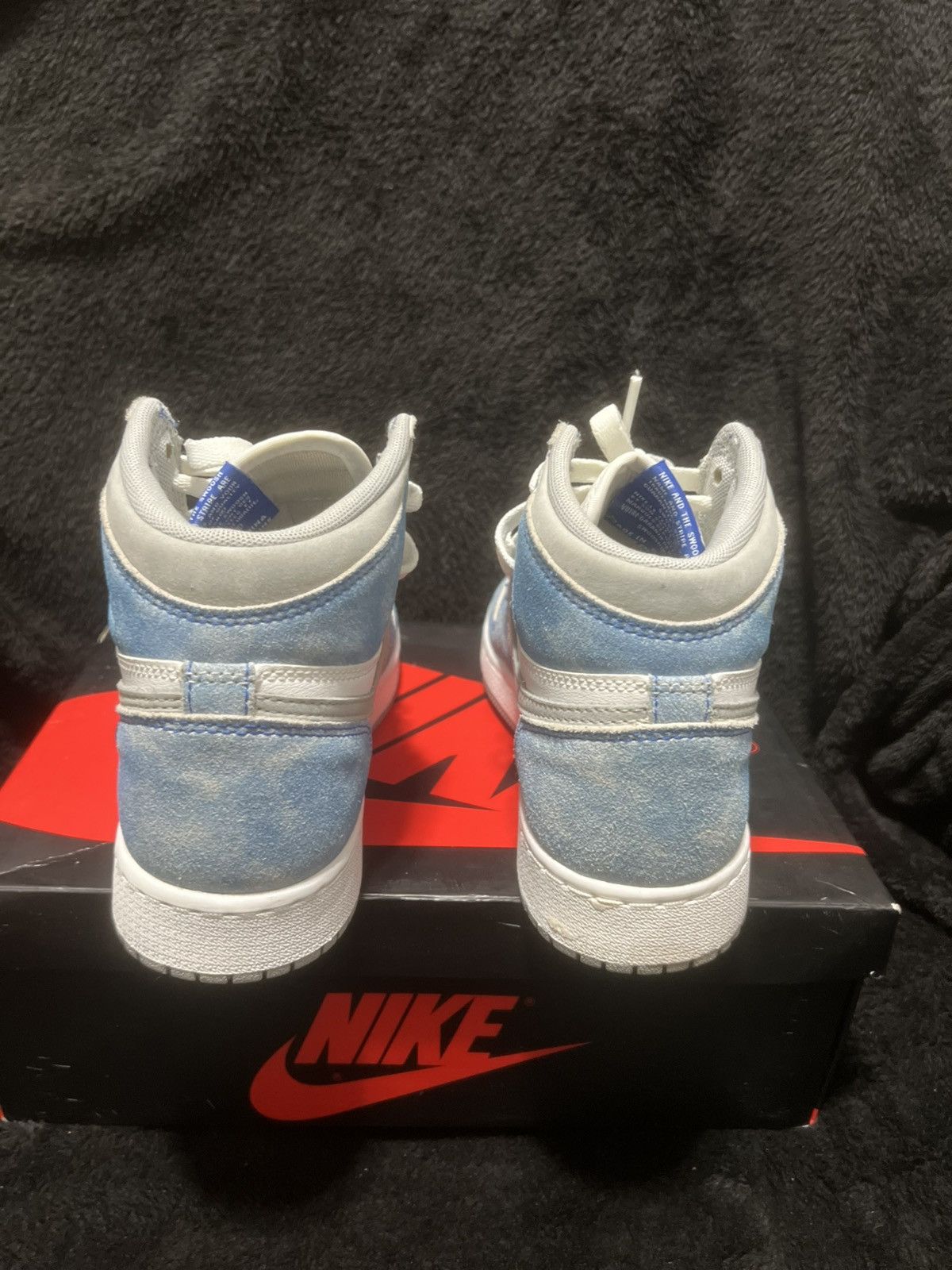 Jordan Brand × Nike Air Jordan 1 Retro High OG 'Hyper Royal' Size US 5.5 / EU 38 - 4 Thumbnail