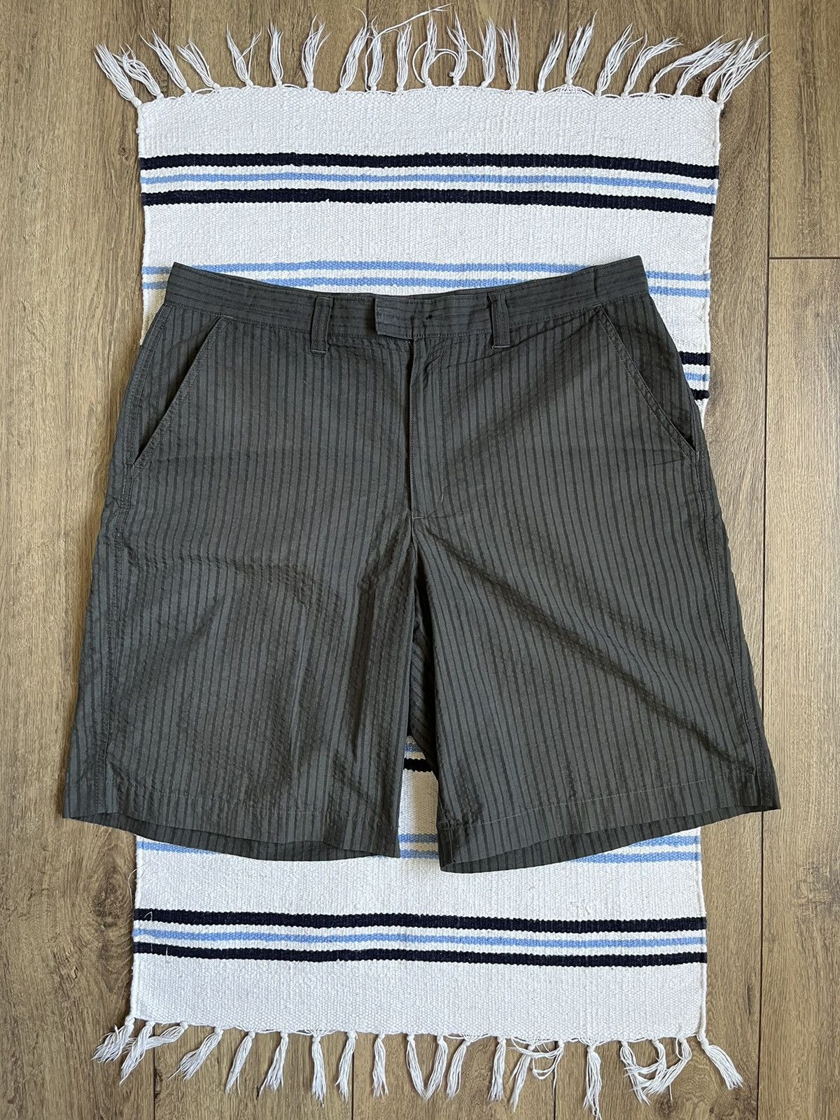 Patagonia Vintage Patagonia Organic Cotton Grey Unisex Shorts Size US 34 / EU 50 - 1 Thumbnail