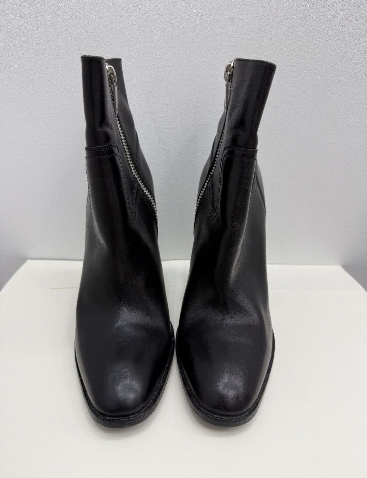 Saint Laurent Paris Saint Laurent Paris Leather Ankle Boot Size US 9 / IT 39 - 2 Thumbnail