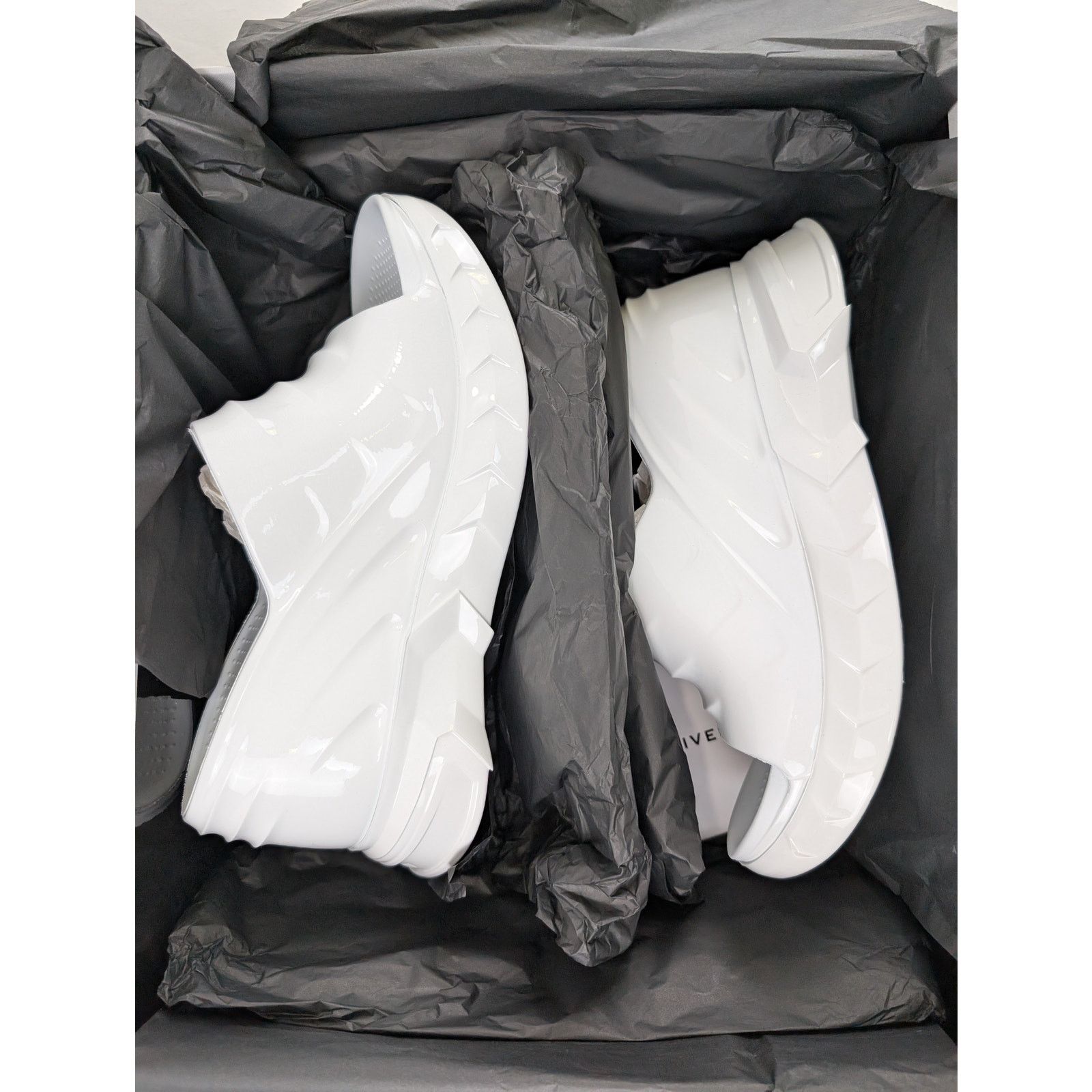 Givenchy o1rshd1 Q:2 / Women's Marshmallow Sandals in White 41 Size US 11 / IT 41 - 13 Thumbnail