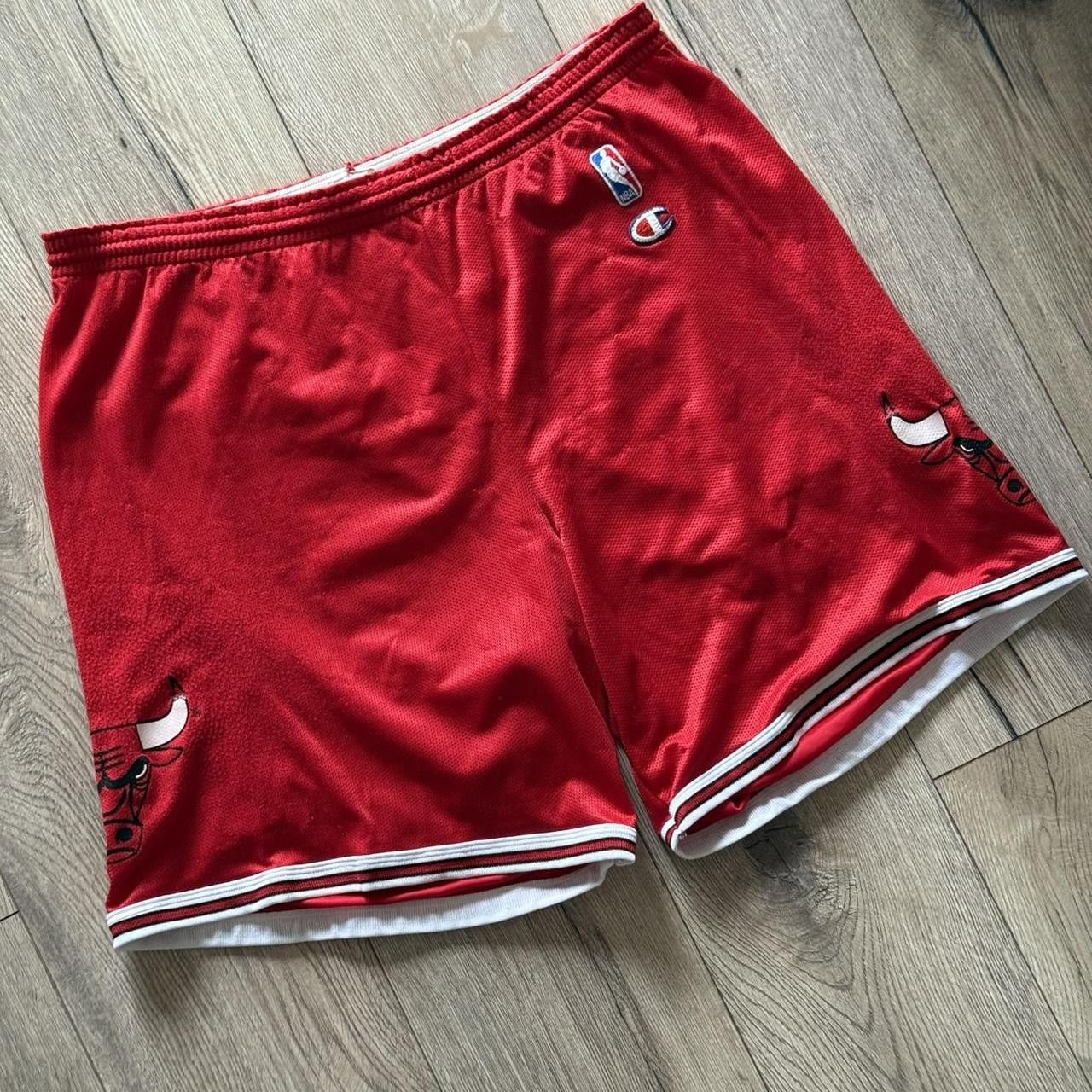 Champion Chicago Bulls NBA Vintage Bottoms Red Size US 32 / EU 48 - 3 Thumbnail