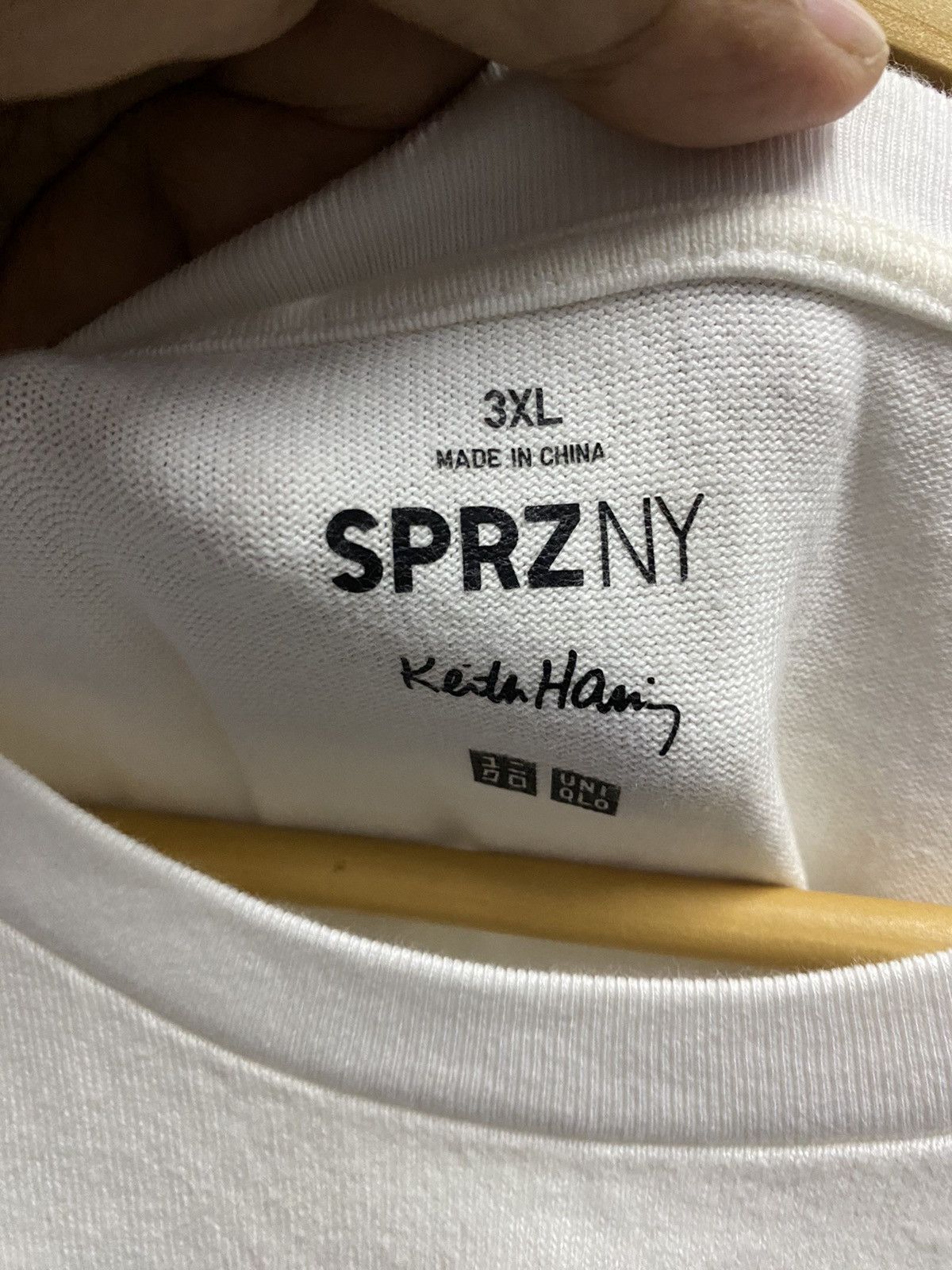 Keith Haring × Uniqlo KEITH HARING ILLUSTRATED GUIDE TO BREAKING WHITE TEE Size US XXL / EU 58 / 5 - 6 Thumbnail