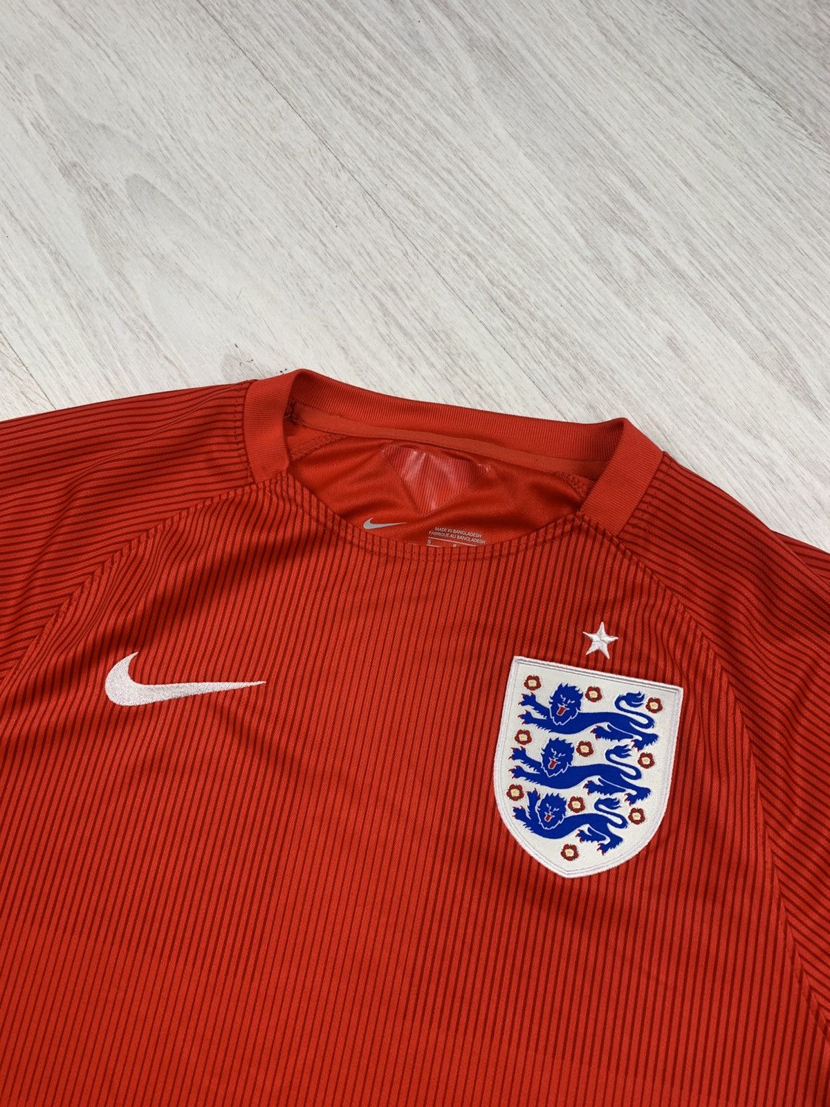 Nike England Away Football Shirt 2014/15 Adults Size Medium Nike Size US M / EU 48-50 / 2 - 3 Thumbnail