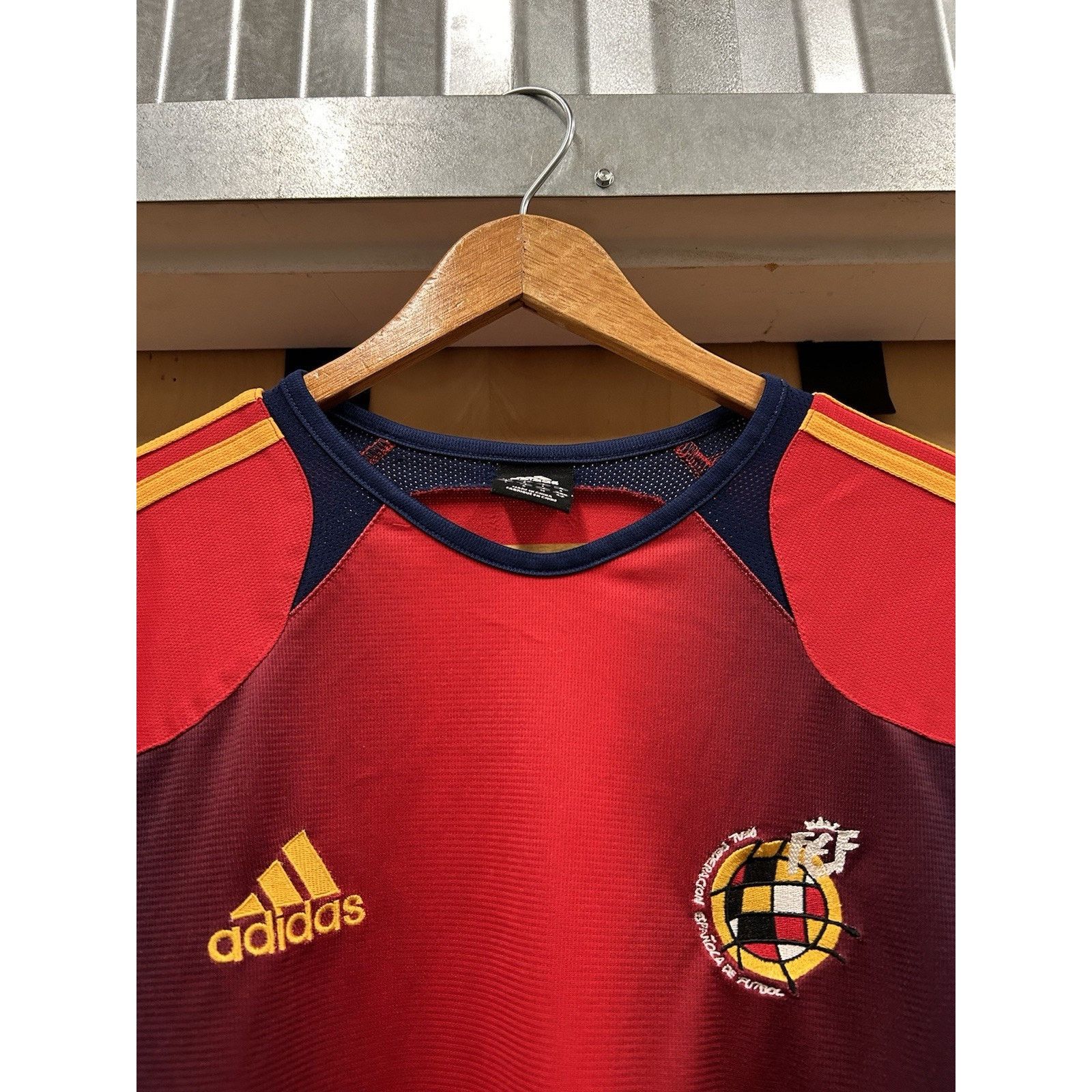 Adidas Adidas Spain National Team 2003 Home Kit Soccer Jersey Small Size US S / EU 44-46 / 1 - 5 Thumbnail