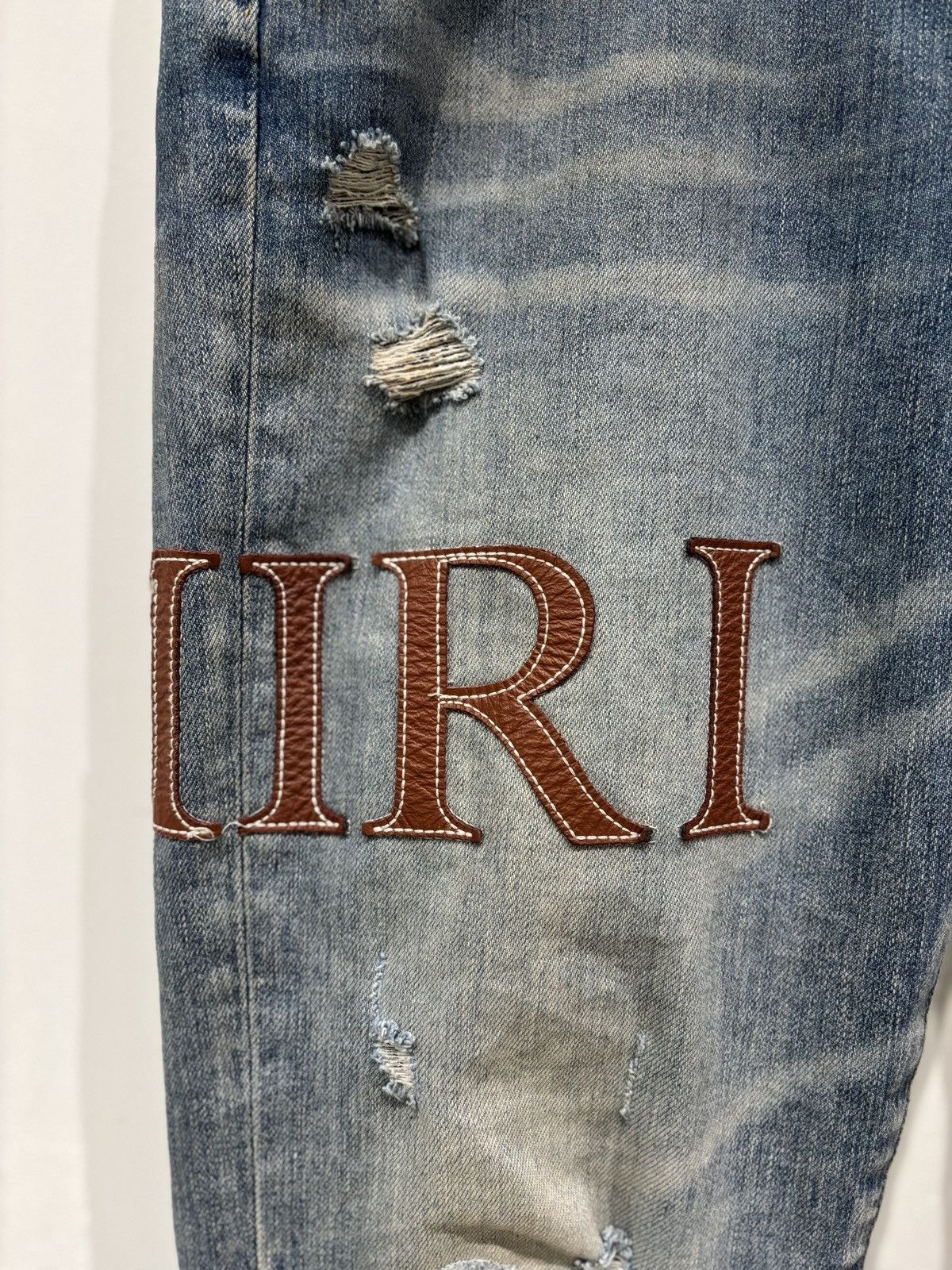 Amiri Amiri Clay Indigo Leather Stitch Logo Jeans Size: 33 Size US 33 - 2 Thumbnail