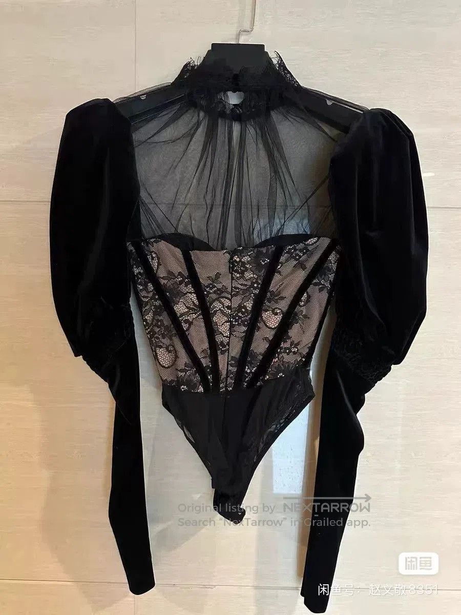 House of CB House of CB Lace Top Size XS. Size XS / US 0-2 / IT 36-38 - 2 Thumbnail